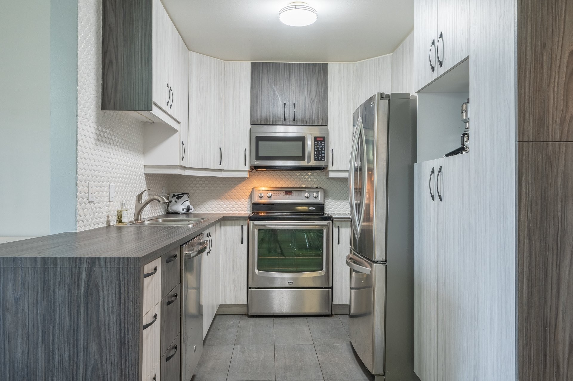 









16021


Rue Victoria

,
Montréal (Rivière-des-Prairies/Pointe-aux-Trembles),




QC
H1A5P7

