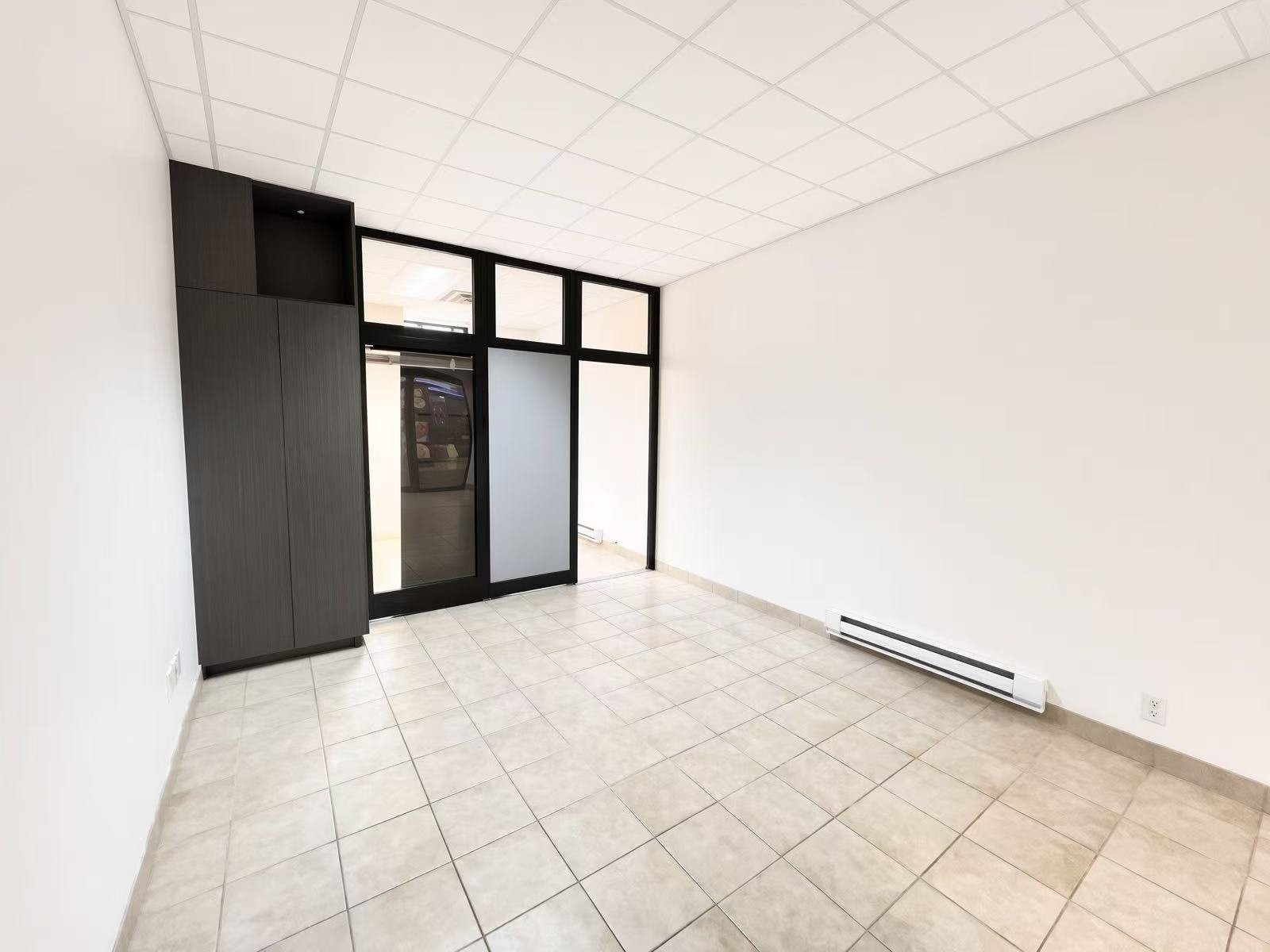 









1111


Rue St-Urbain

, M04,
Montréal (Ville-Marie),




QC
H2Z1Y6

