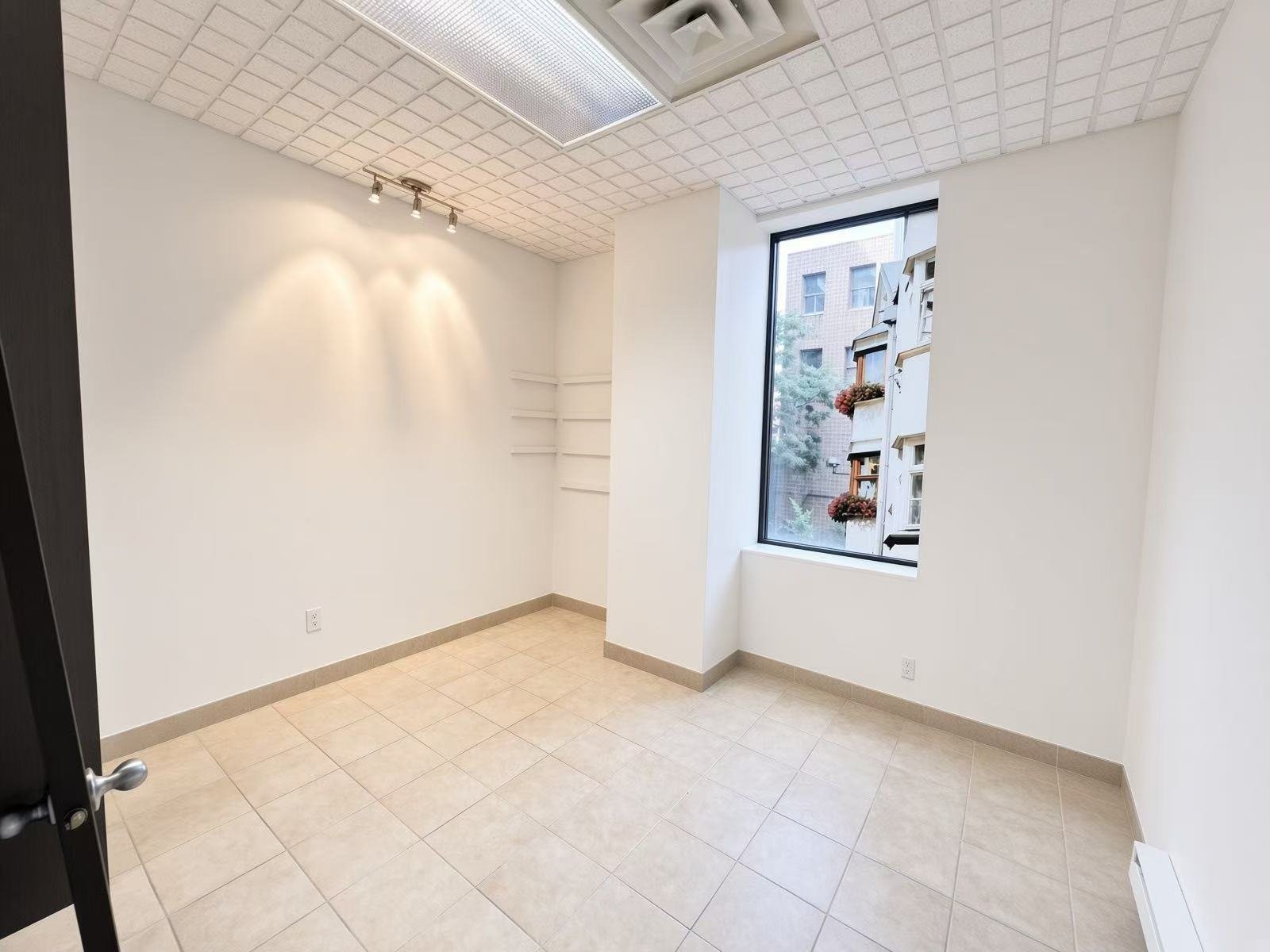









1111


Rue St-Urbain

, M04,
Montréal (Ville-Marie),




QC
H2Z1Y6


