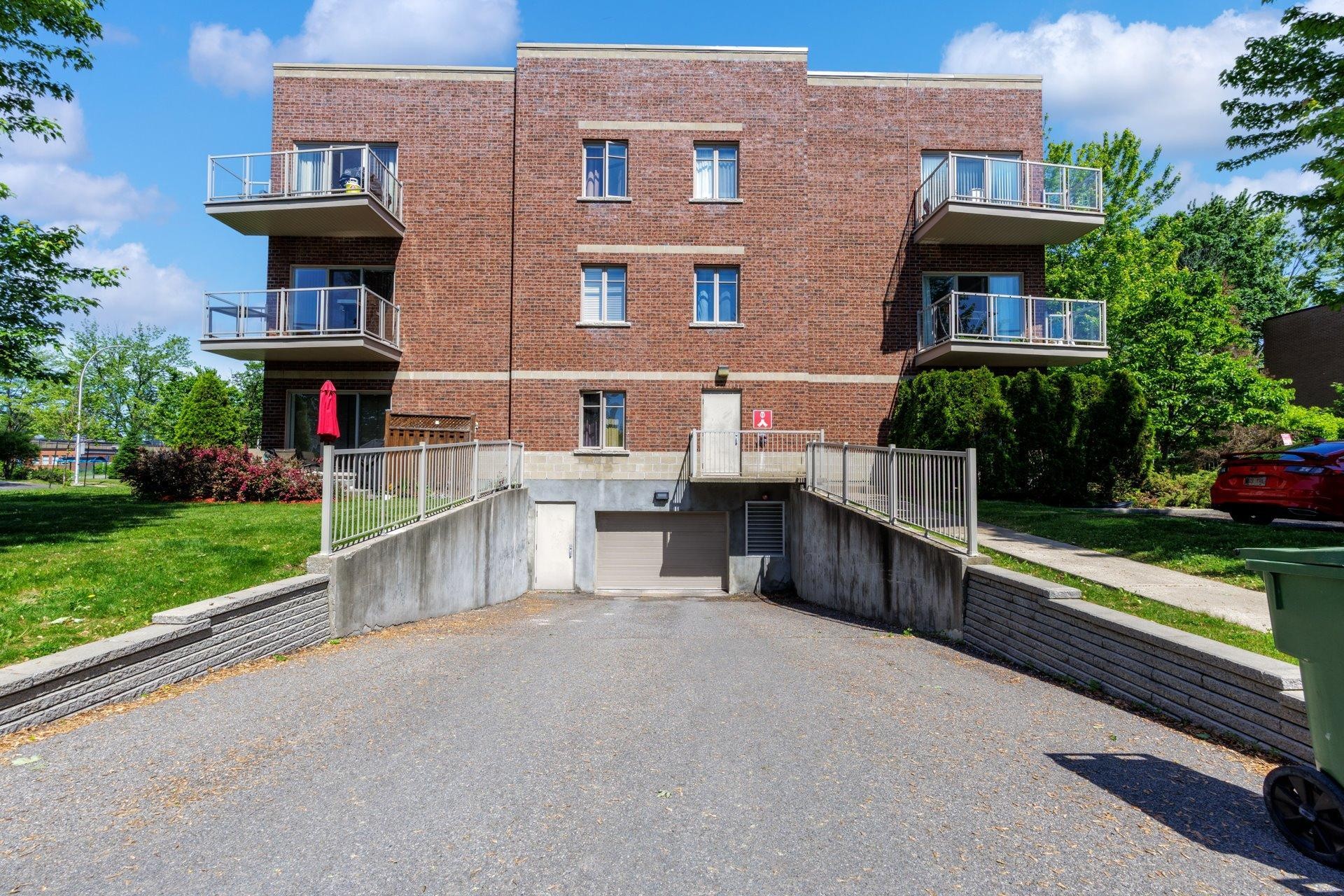 









153


Av. Winthrop

, 102,
Pointe-Claire,




QC
H9R3W8

