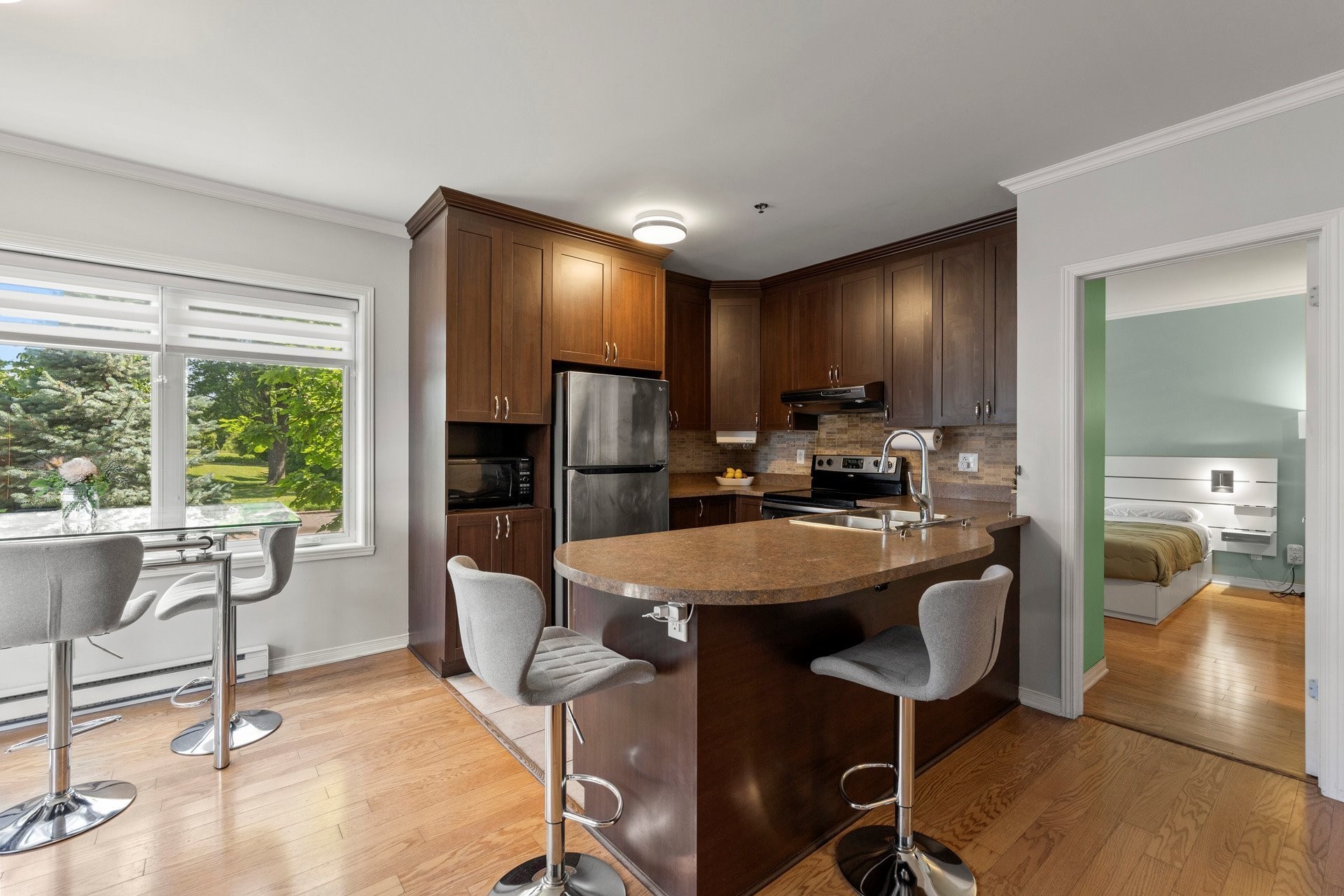 









153


Av. Winthrop

, 102,
Pointe-Claire,




QC
H9R3W8

