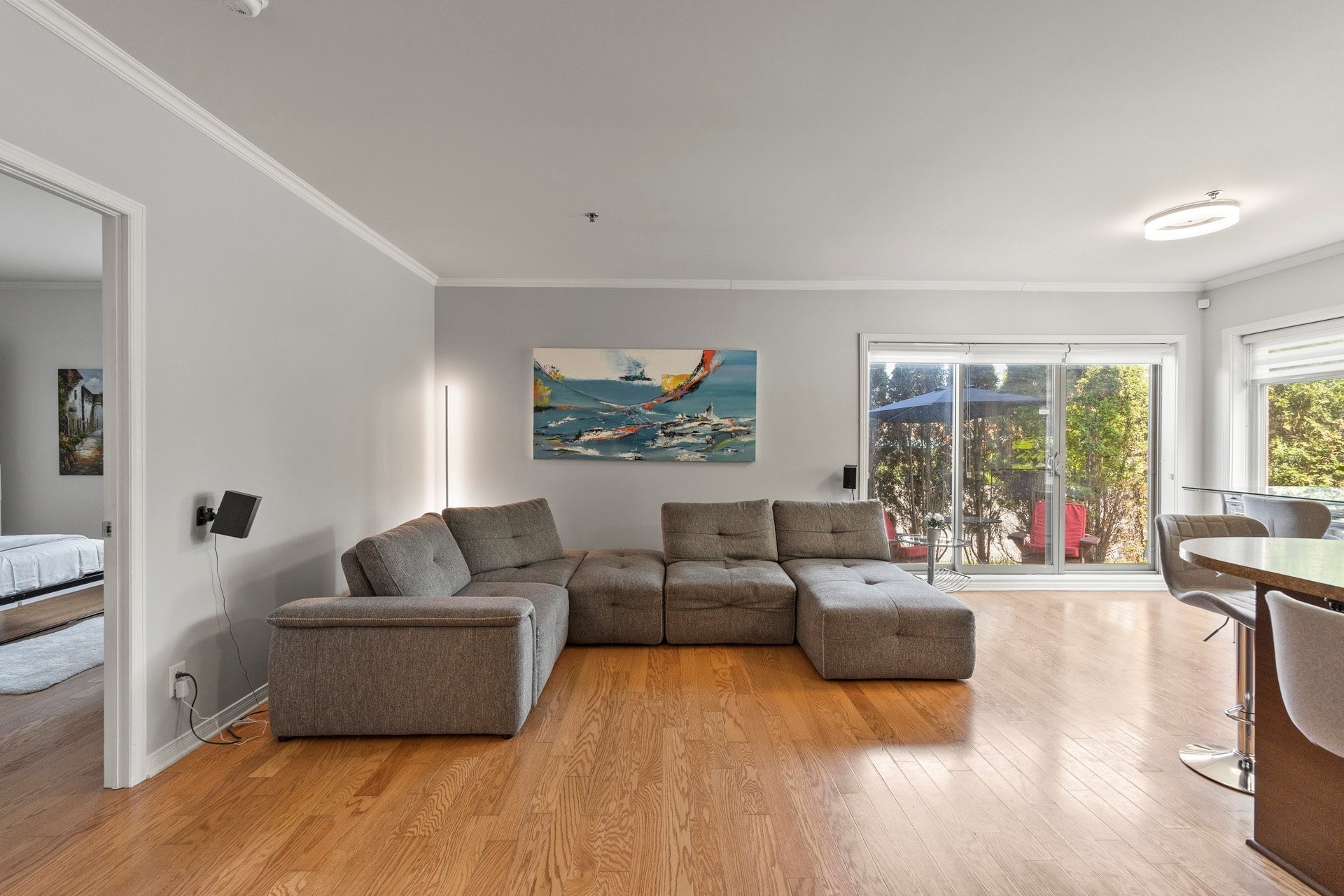 









153


Av. Winthrop

, 102,
Pointe-Claire,




QC
H9R3W8

