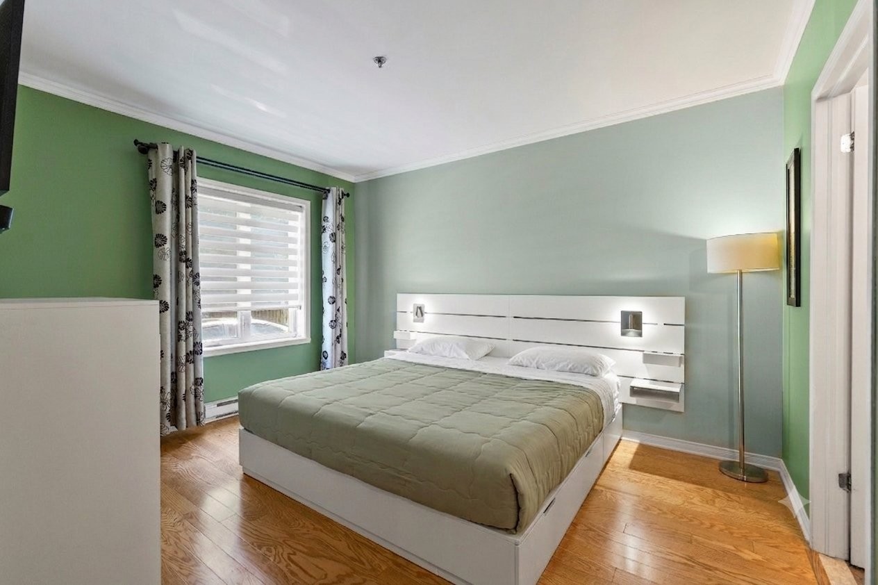 









153


Av. Winthrop

, 102,
Pointe-Claire,




QC
H9R3W8

