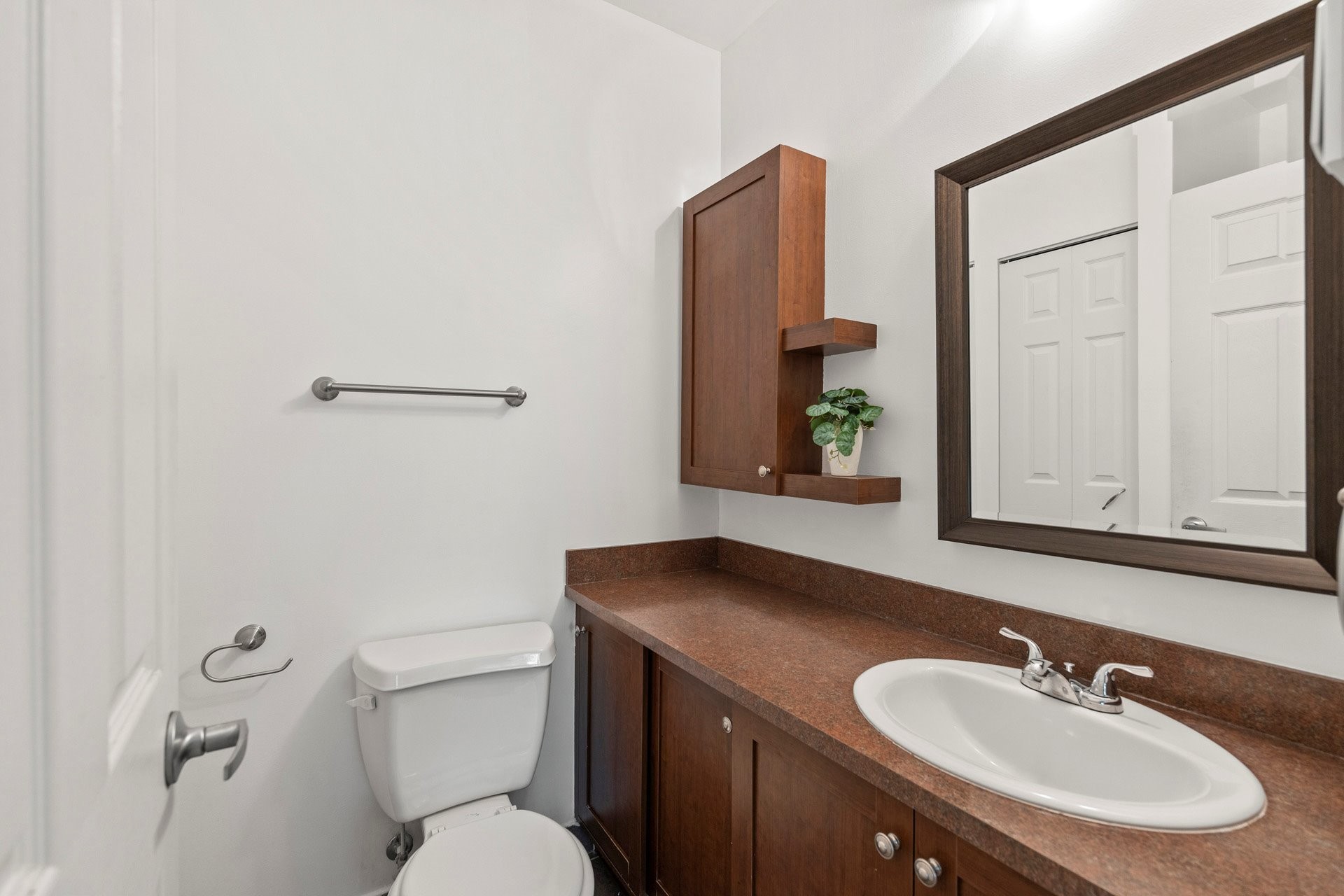 









153


Av. Winthrop

, 102,
Pointe-Claire,




QC
H9R3W8

