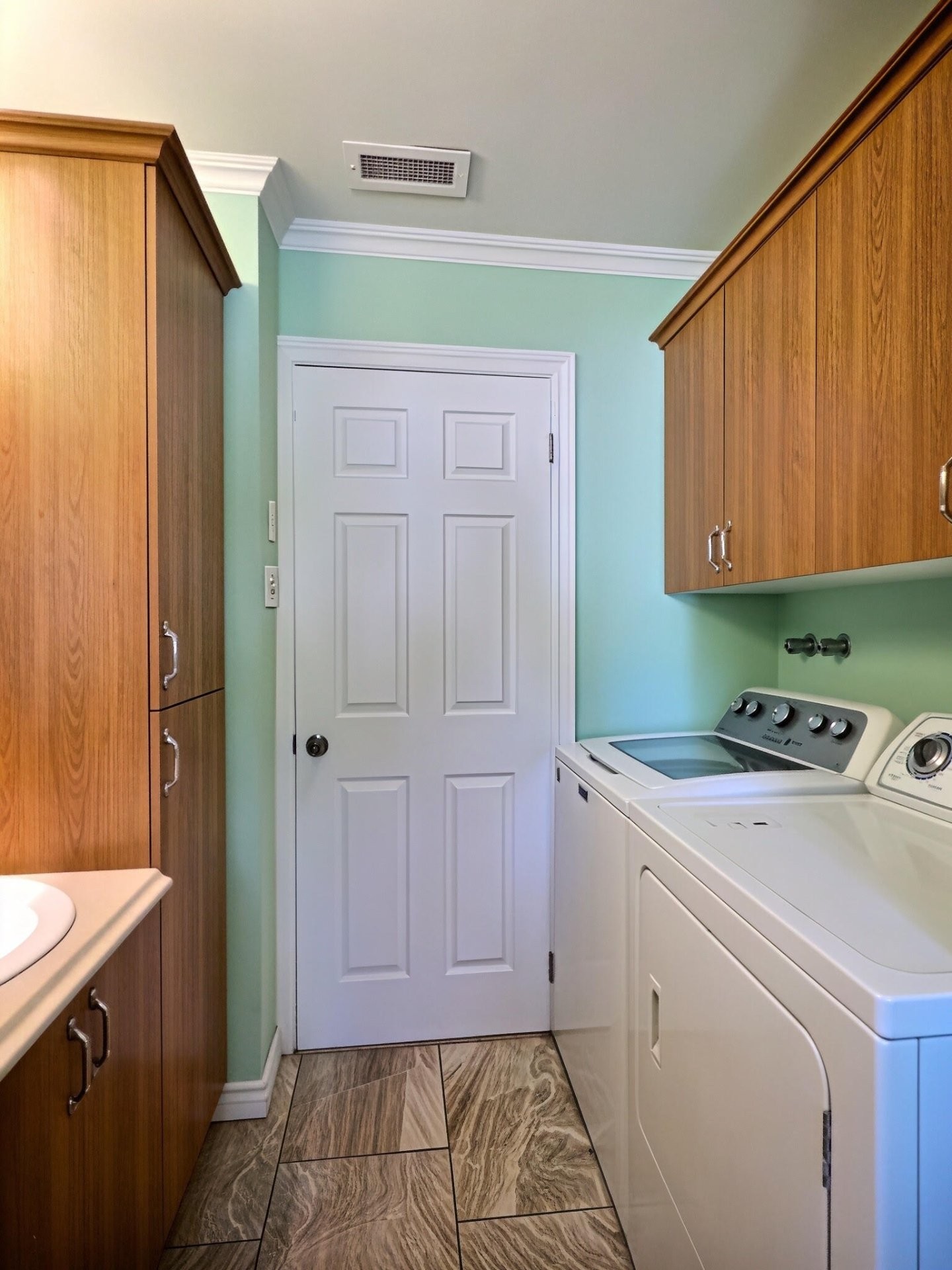 









6005


Rue Lacoursière

,
Trois-Rivières,




QC
G8Y4T6

