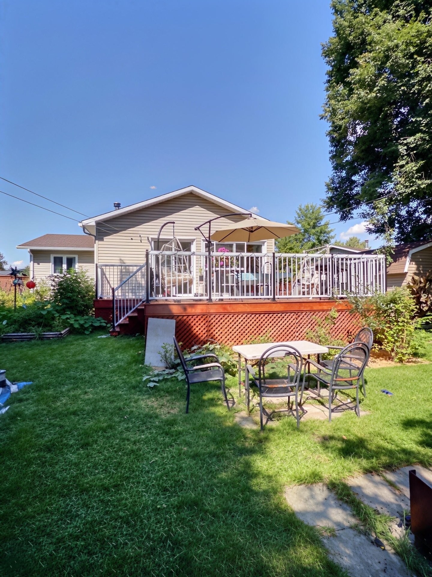









6005


Rue Lacoursière

,
Trois-Rivières,




QC
G8Y4T6

