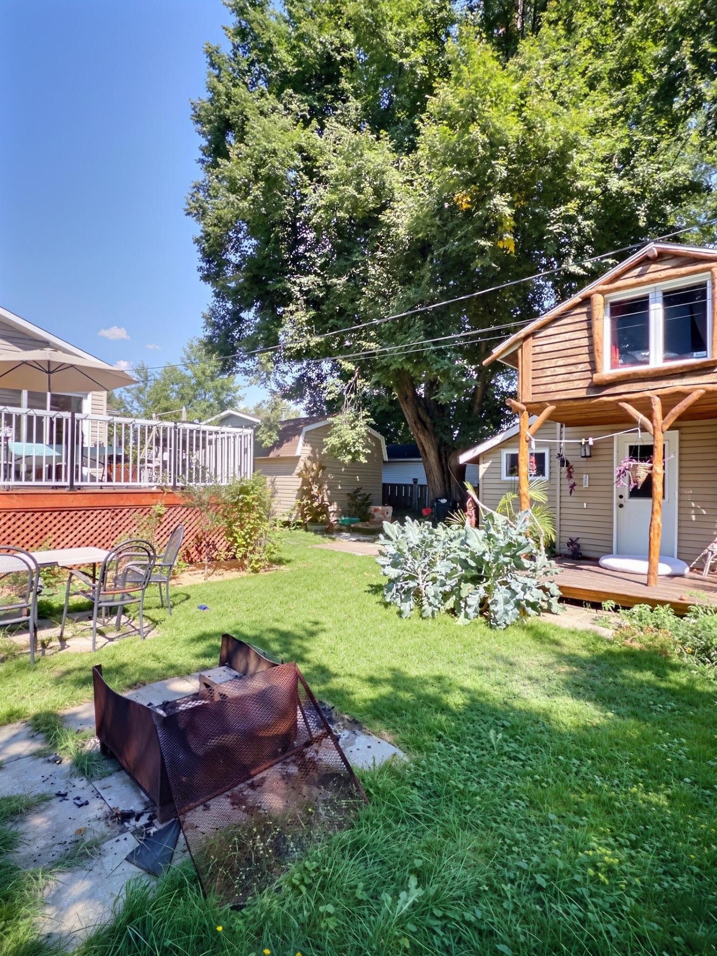 









6005


Rue Lacoursière

,
Trois-Rivières,




QC
G8Y4T6

