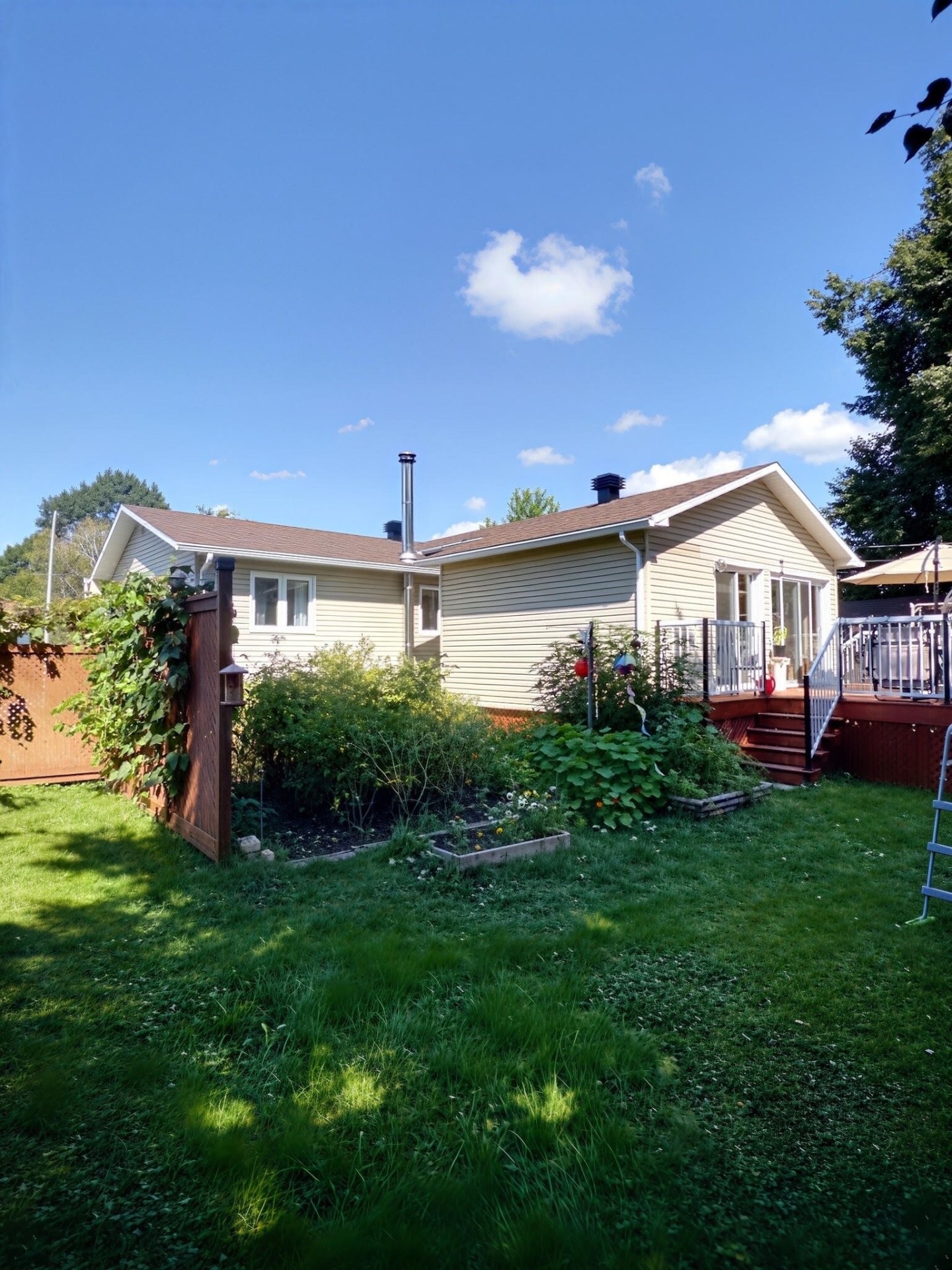 









6005


Rue Lacoursière

,
Trois-Rivières,




QC
G8Y4T6

