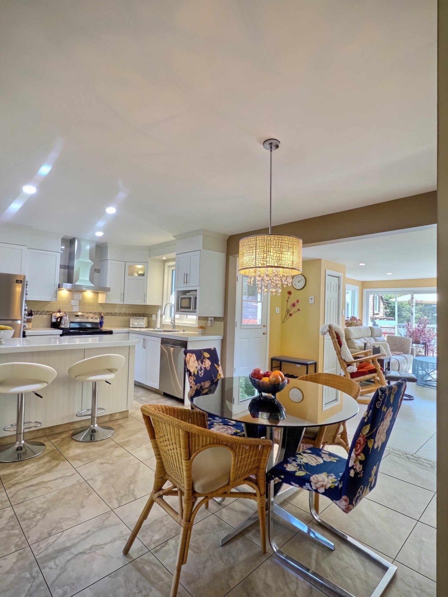 









6005


Rue Lacoursière

,
Trois-Rivières,




QC
G8Y4T6

