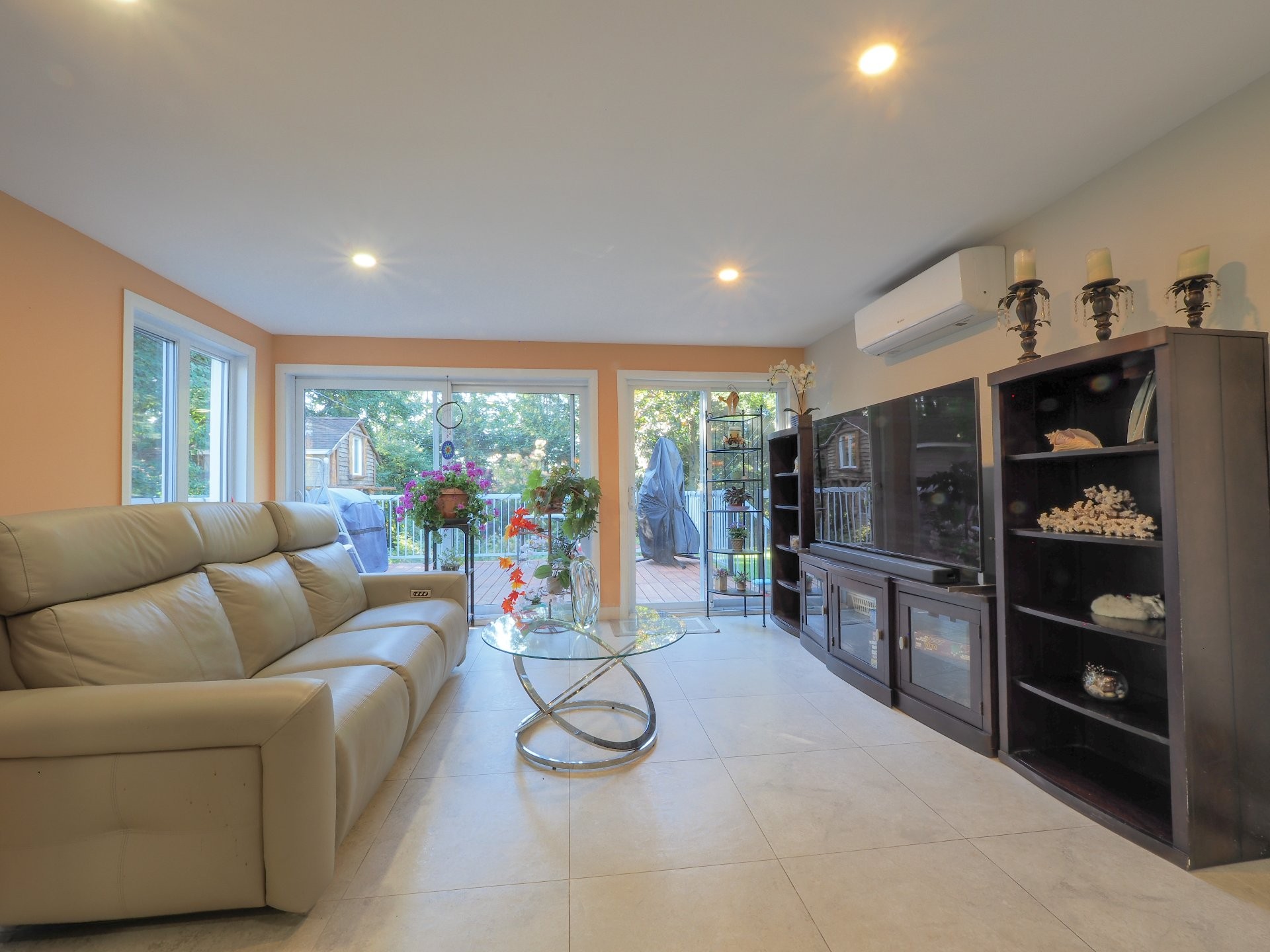 









6005


Rue Lacoursière

,
Trois-Rivières,




QC
G8Y4T6

