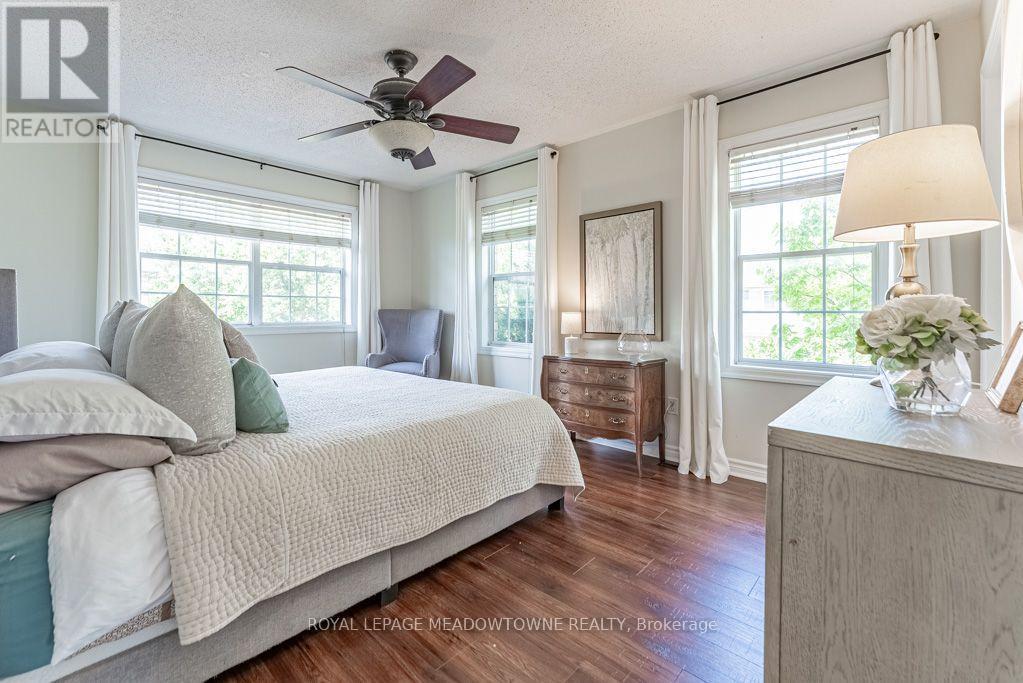 












1116 BARCLAY CIRCLE

,
Milton,




Ontario
L9T5W4

