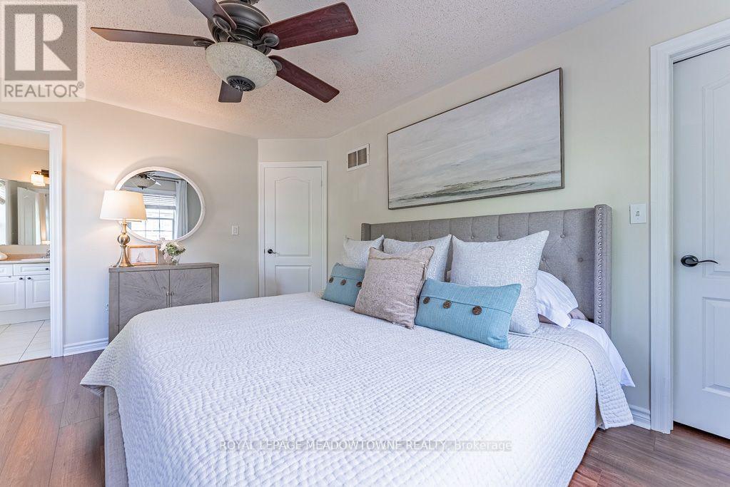 












1116 BARCLAY CIRCLE

,
Milton,




Ontario
L9T5W4

