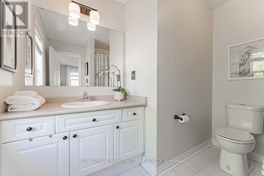 












1116 BARCLAY CIRCLE

,
Milton,




Ontario
L9T5W4

