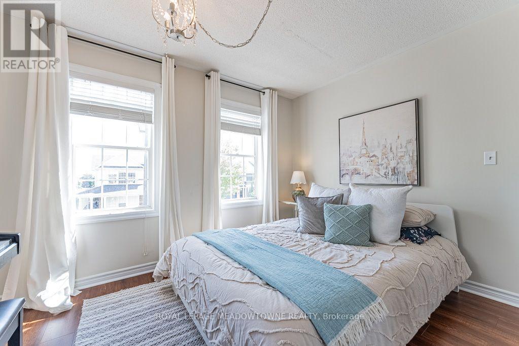












1116 BARCLAY CIRCLE

,
Milton,




Ontario
L9T5W4

