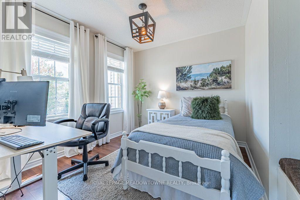 












1116 BARCLAY CIRCLE

,
Milton,




Ontario
L9T5W4


