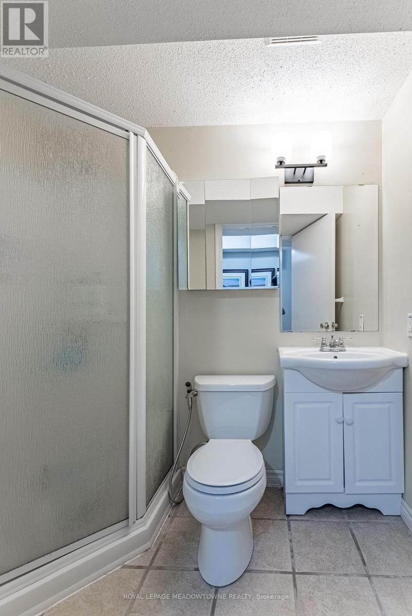 












1116 BARCLAY CIRCLE

,
Milton,




Ontario
L9T5W4

