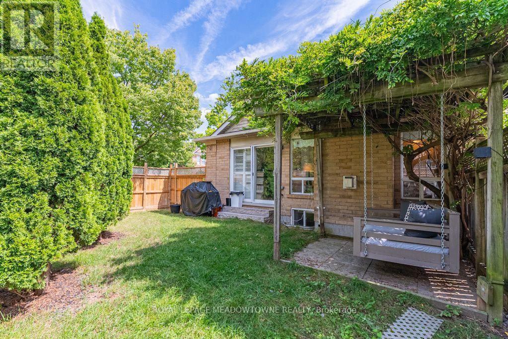 












1116 BARCLAY CIRCLE

,
Milton,




Ontario
L9T5W4

