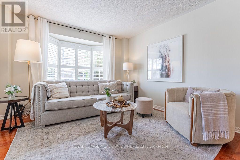 












1116 BARCLAY CIRCLE

,
Milton,




Ontario
L9T5W4


