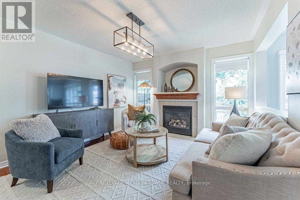 












1116 BARCLAY CIRCLE

,
Milton,




Ontario
L9T5W4

