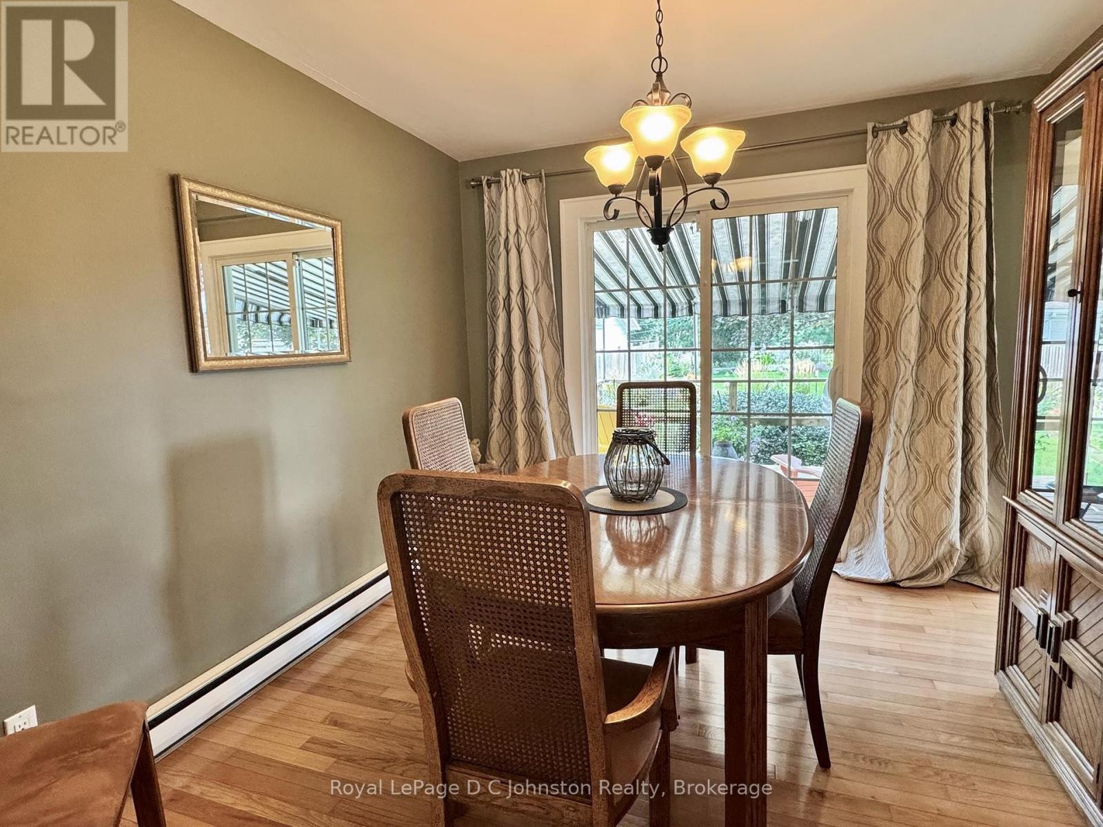 












929 WELLINGTON STREET

,
Saugeen Shores,




Ontario
N0H2C3

