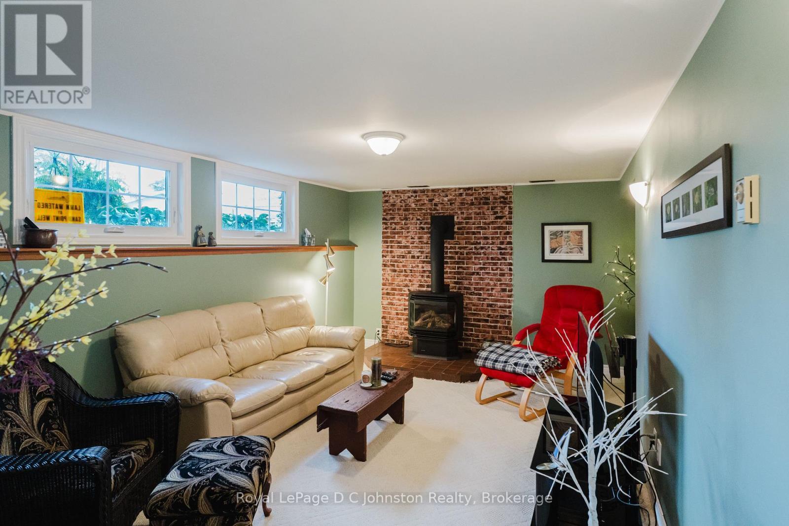 












929 WELLINGTON STREET

,
Saugeen Shores,




Ontario
N0H2C3

