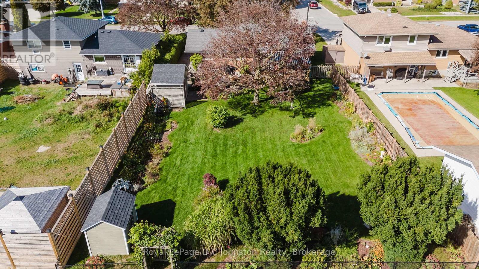 












929 WELLINGTON STREET

,
Saugeen Shores,




Ontario
N0H2C3

