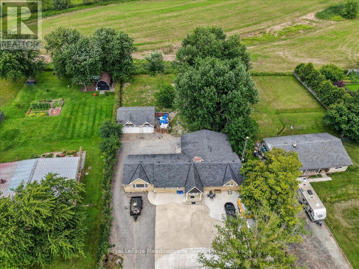 












8159 EIGHTH LINE

,
Halton Hills (Rural Halton Hills),




Ontario
L7G4S5

