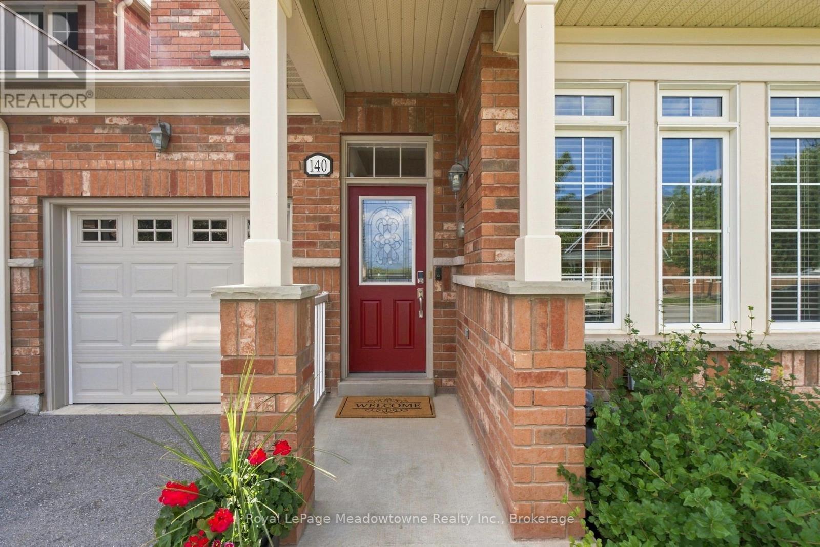 












140 LAURENDALE AVENUE

,
Georgina (Keswick South),




Ontario
L4P0C6

