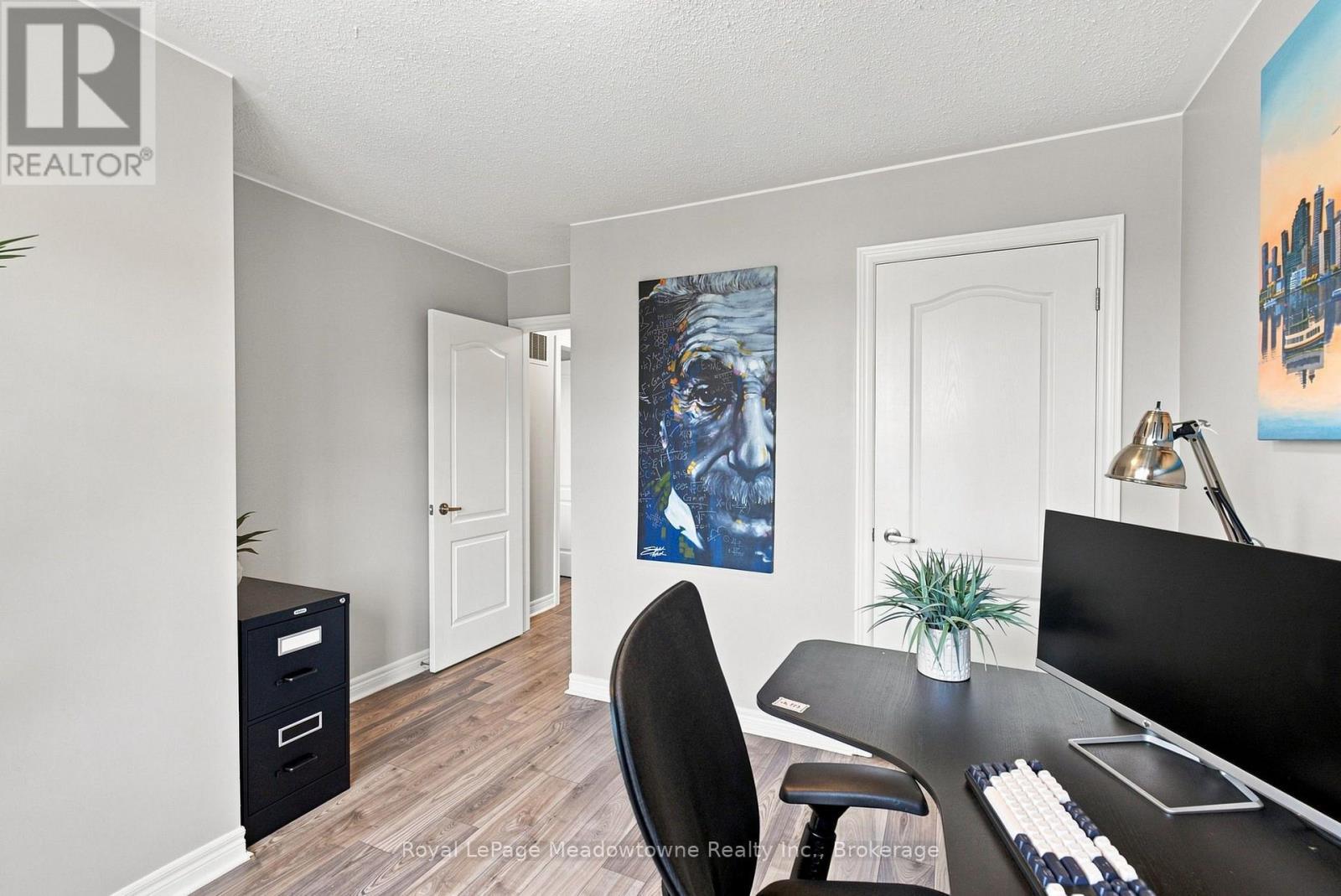 












140 LAURENDALE AVENUE

,
Georgina (Keswick South),




Ontario
L4P0C6

