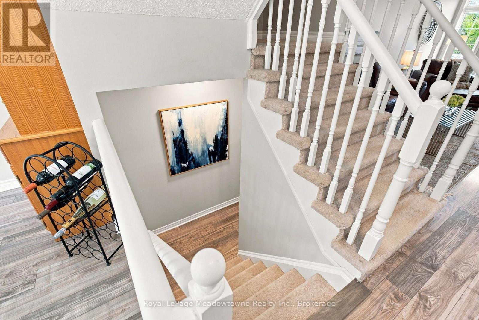 












140 LAURENDALE AVENUE

,
Georgina (Keswick South),




Ontario
L4P0C6

