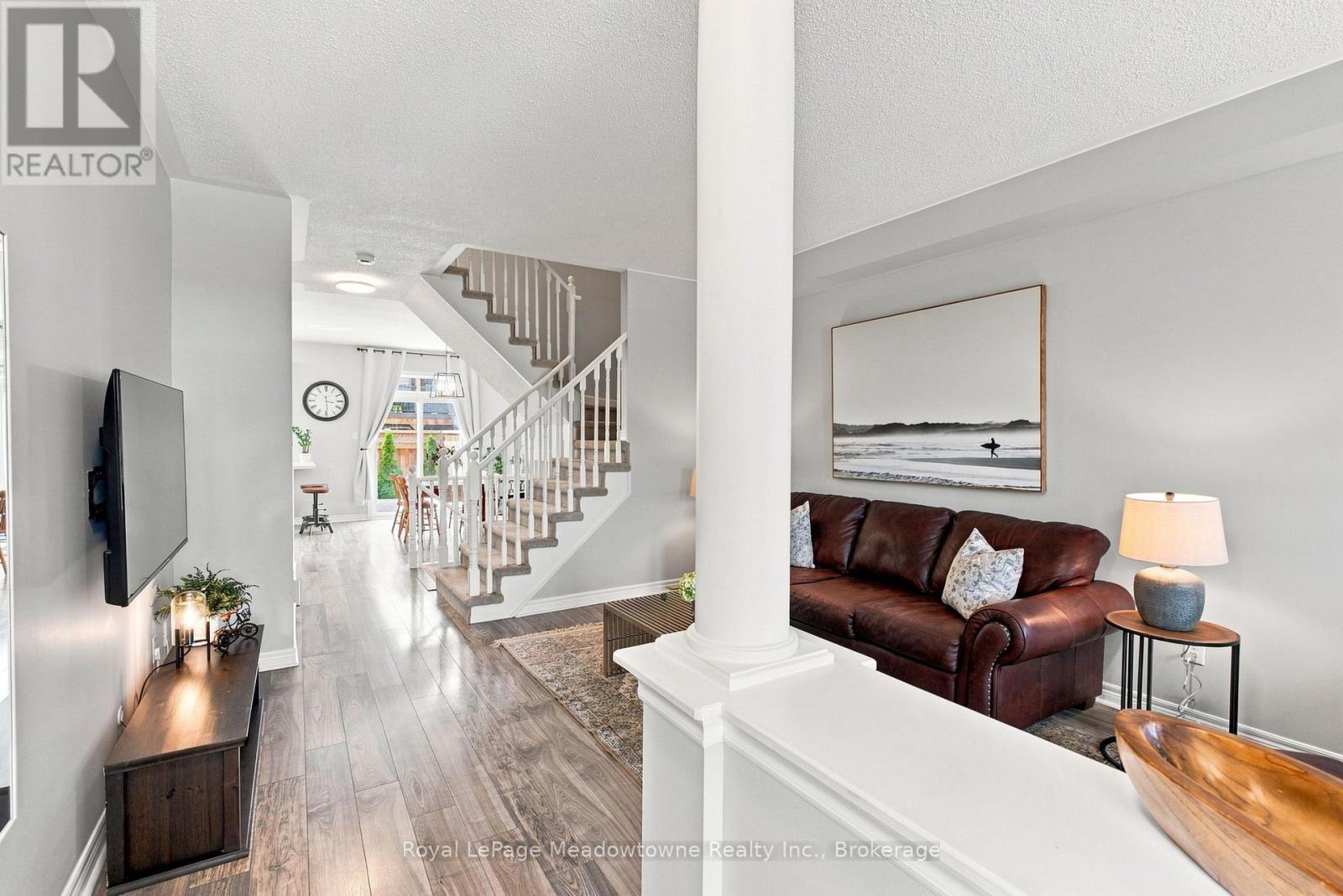 












140 LAURENDALE AVENUE

,
Georgina (Keswick South),




Ontario
L4P0C6

