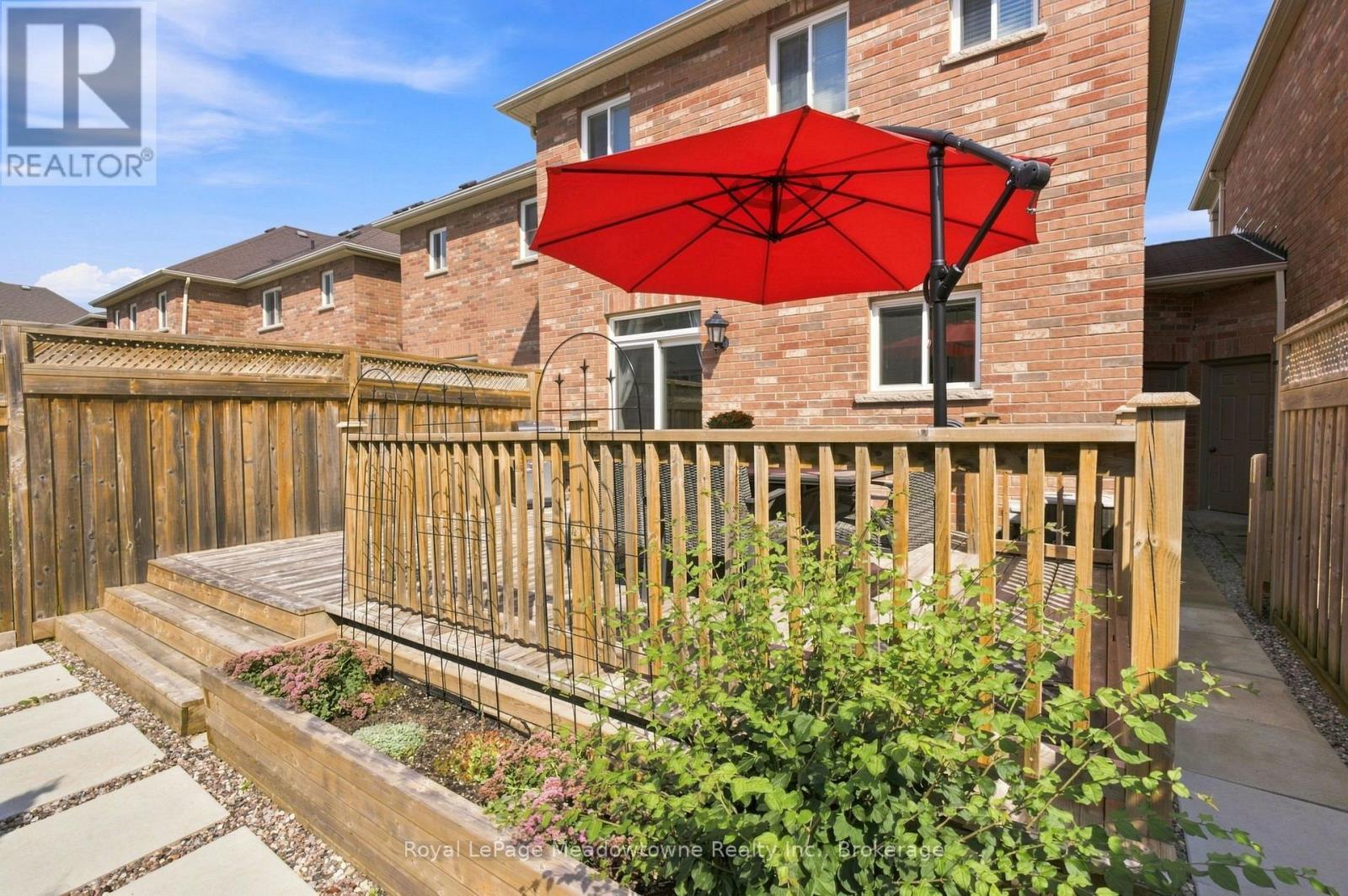 












140 LAURENDALE AVENUE

,
Georgina (Keswick South),




Ontario
L4P0C6

