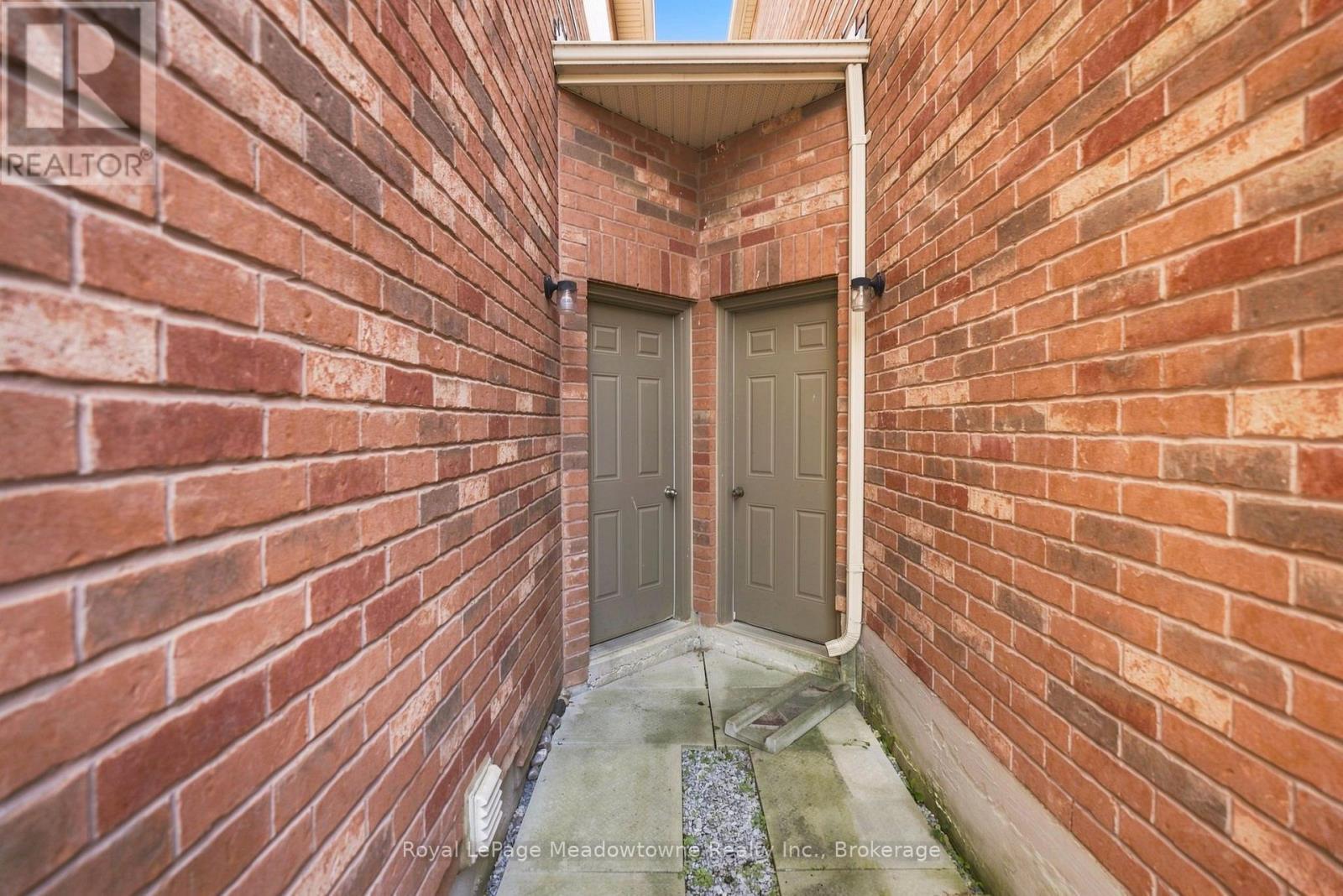 












140 LAURENDALE AVENUE

,
Georgina (Keswick South),




Ontario
L4P0C6

