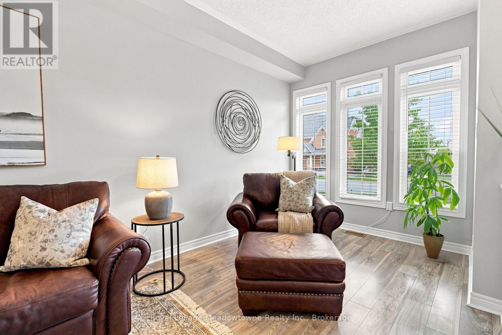 












140 LAURENDALE AVENUE

,
Georgina (Keswick South),




Ontario
L4P0C6

