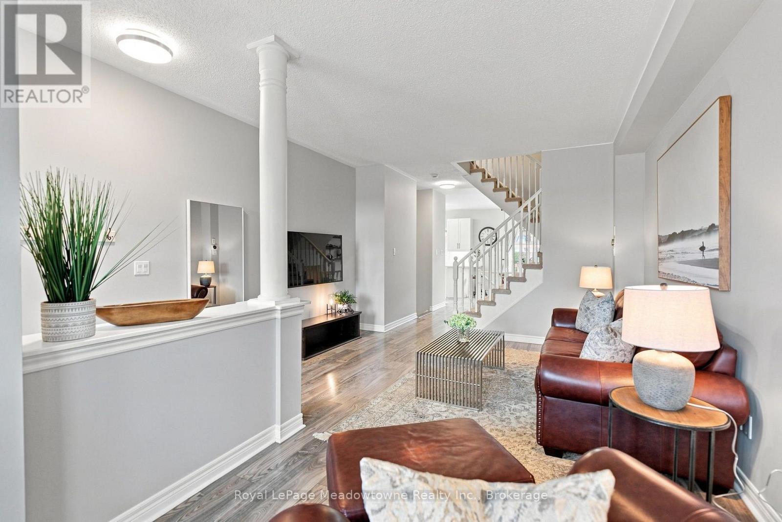 












140 LAURENDALE AVENUE

,
Georgina (Keswick South),




Ontario
L4P0C6

