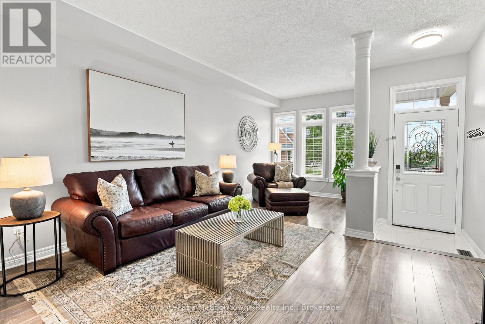 












140 LAURENDALE AVENUE

,
Georgina (Keswick South),




Ontario
L4P0C6

