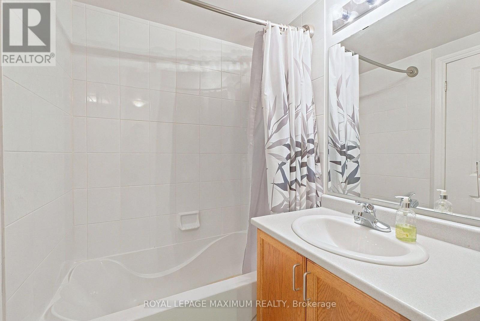 












402 - 7730 KIPLING AVENUE

,
Vaughan,




Ontario
L4L1Y9

