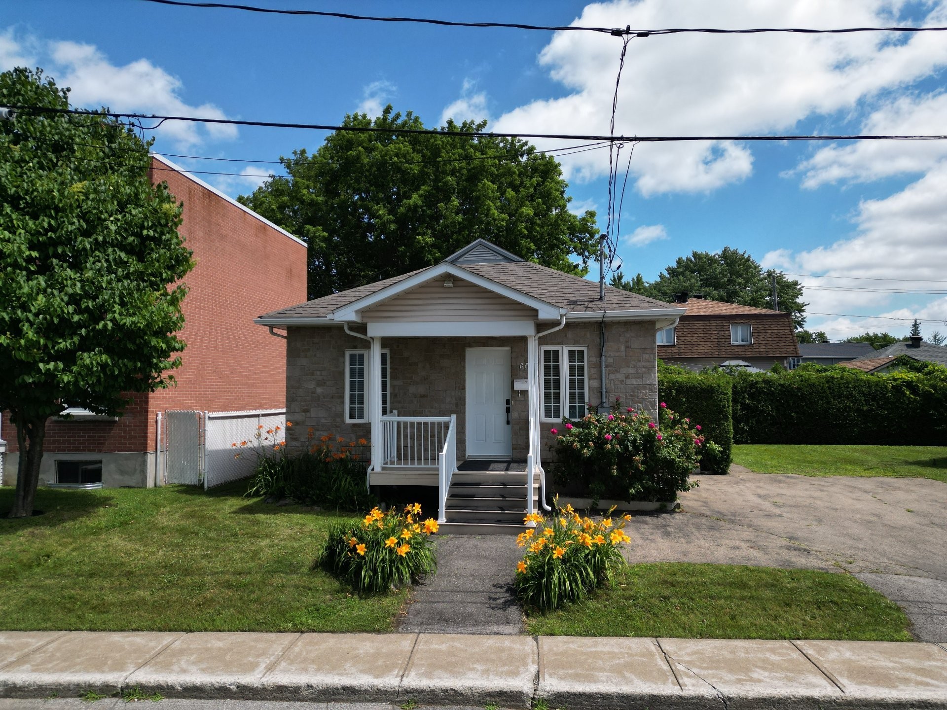 









60


Rue Matte

,
Sainte-Thérèse,




QC
J7E2W7

