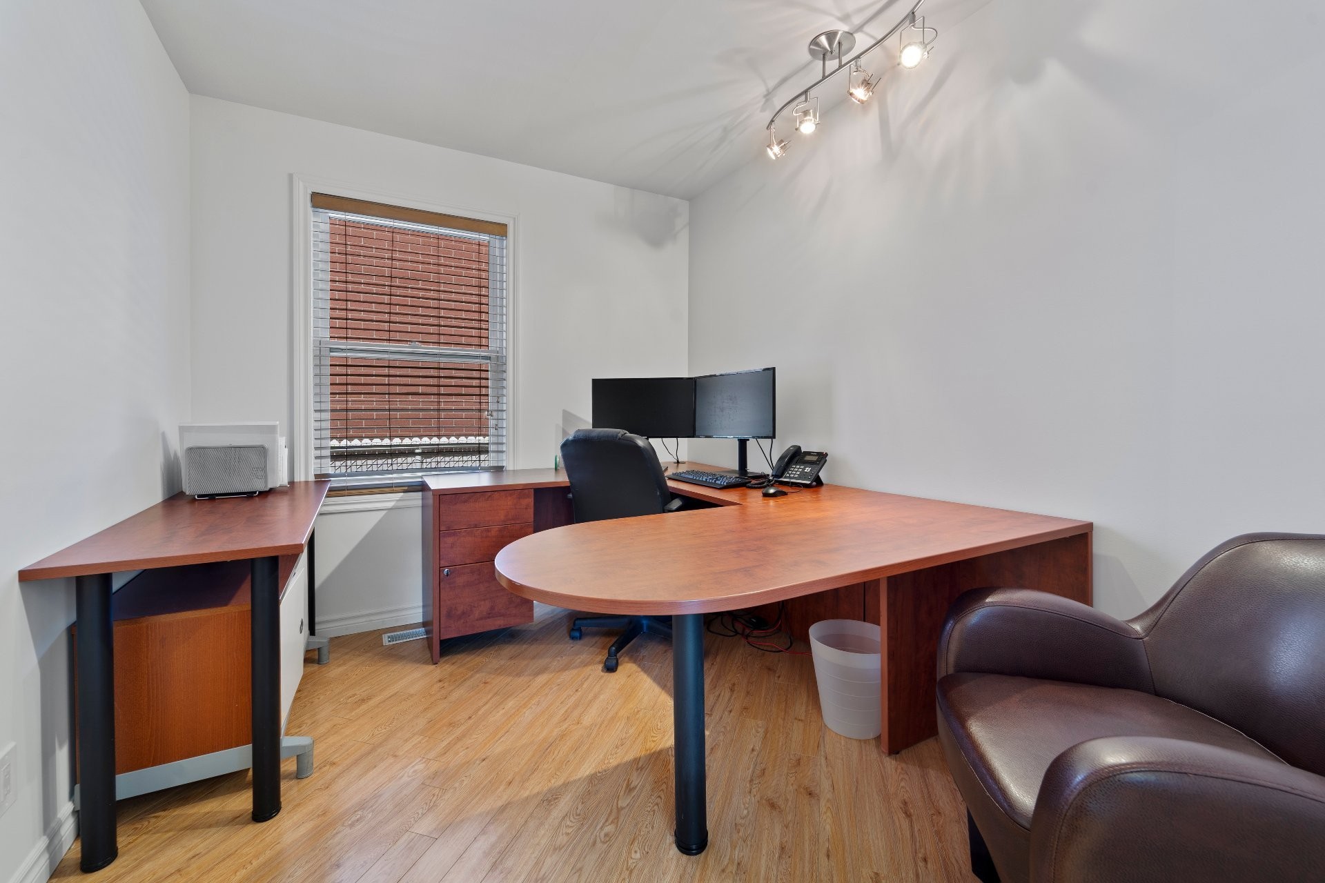









60


Rue Matte

,
Sainte-Thérèse,




QC
J7E2W7

