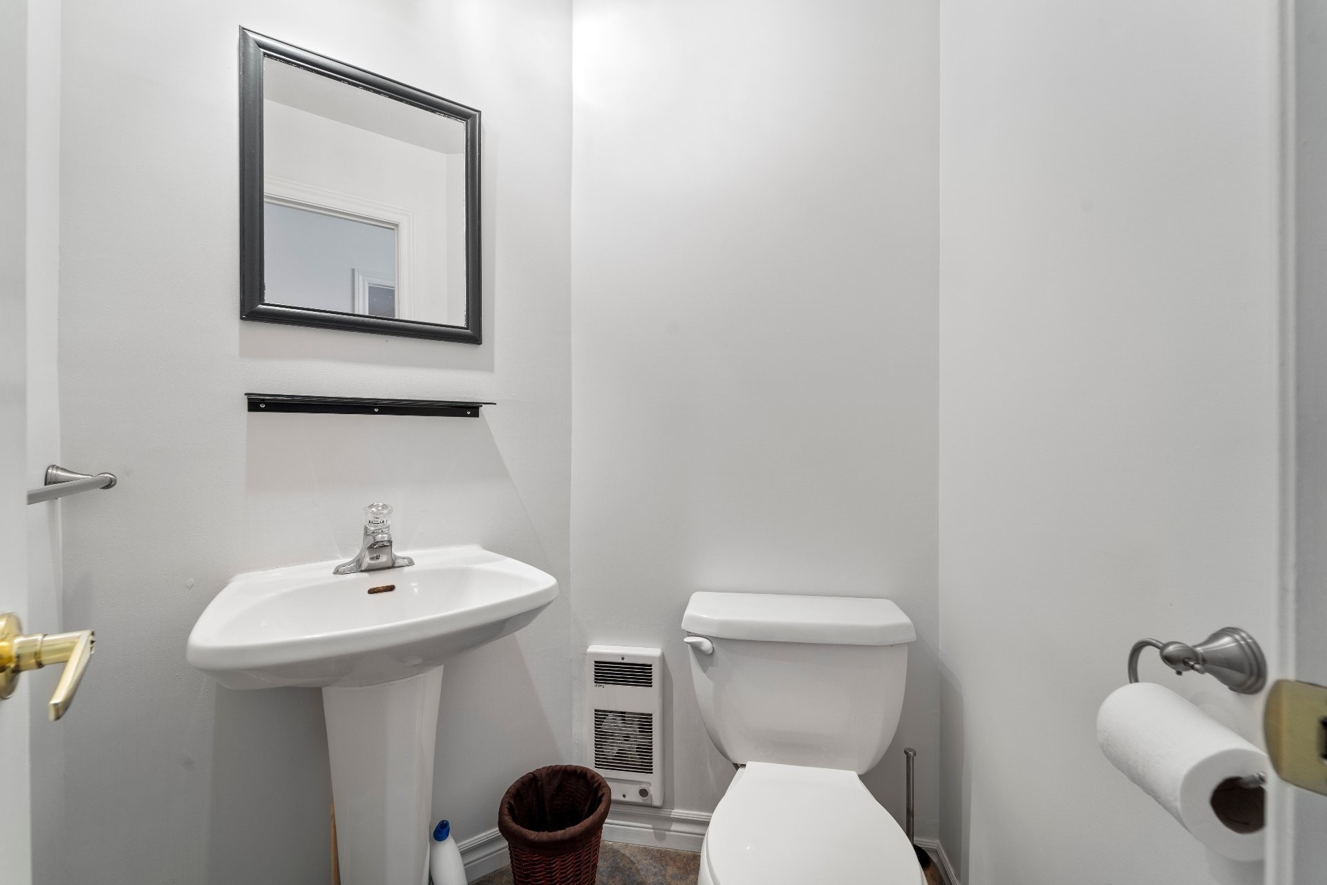 









60


Rue Matte

,
Sainte-Thérèse,




QC
J7E2W7

