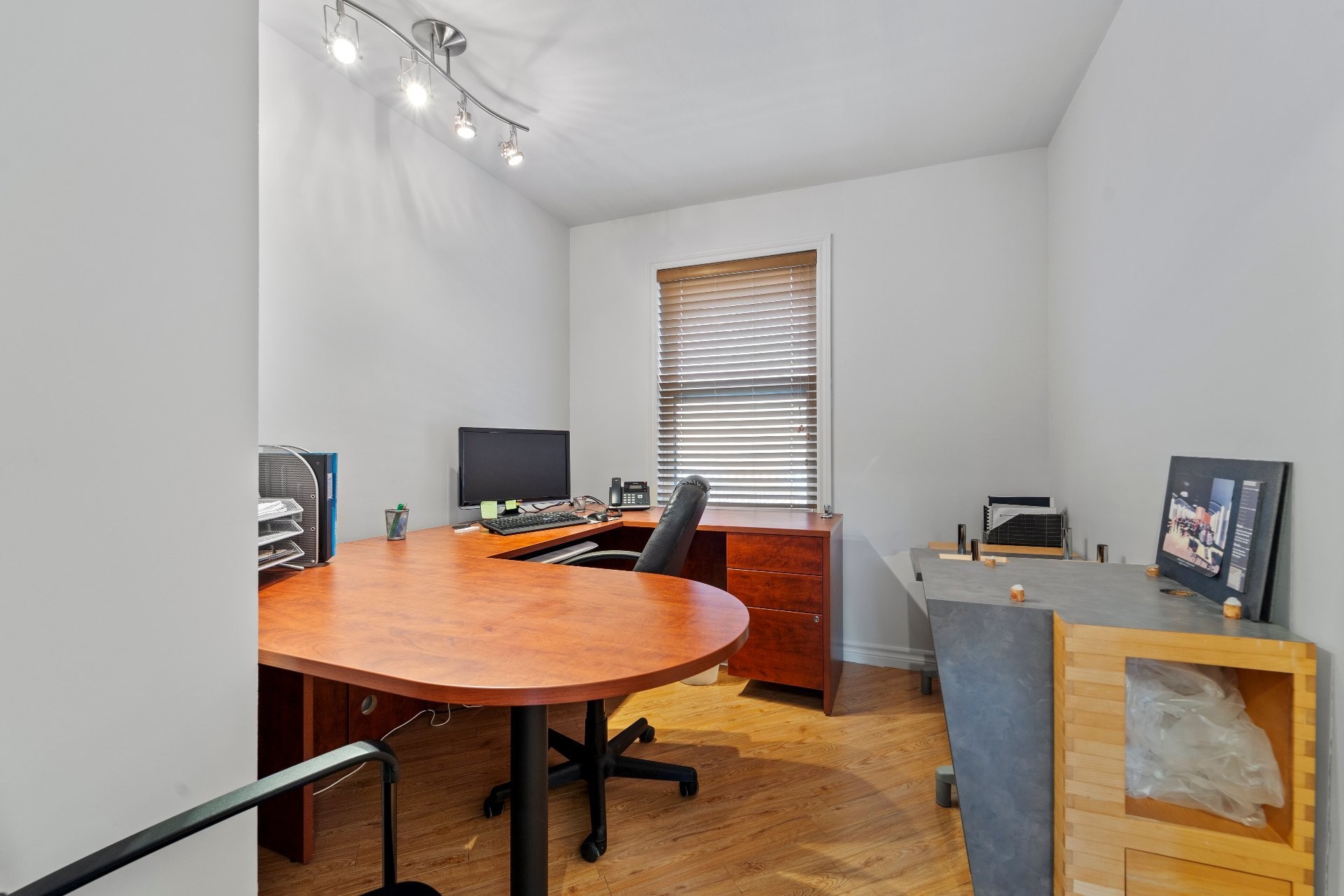 









60


Rue Matte

,
Sainte-Thérèse,




QC
J7E2W7

