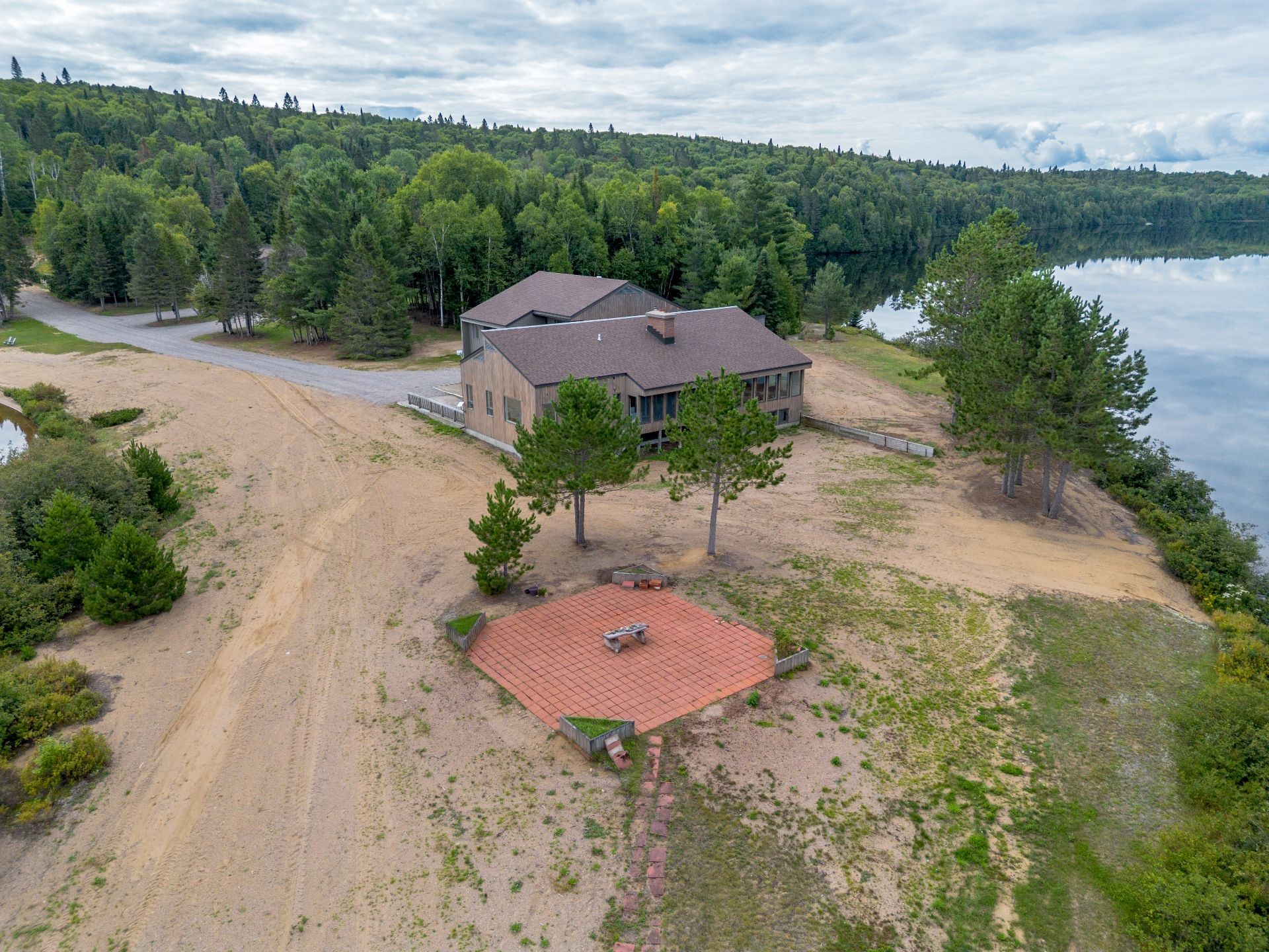 









1000


Ch. du Lac-Lusignan

,
Saint-Guillaume-Nord,




QC
J0K3B0


