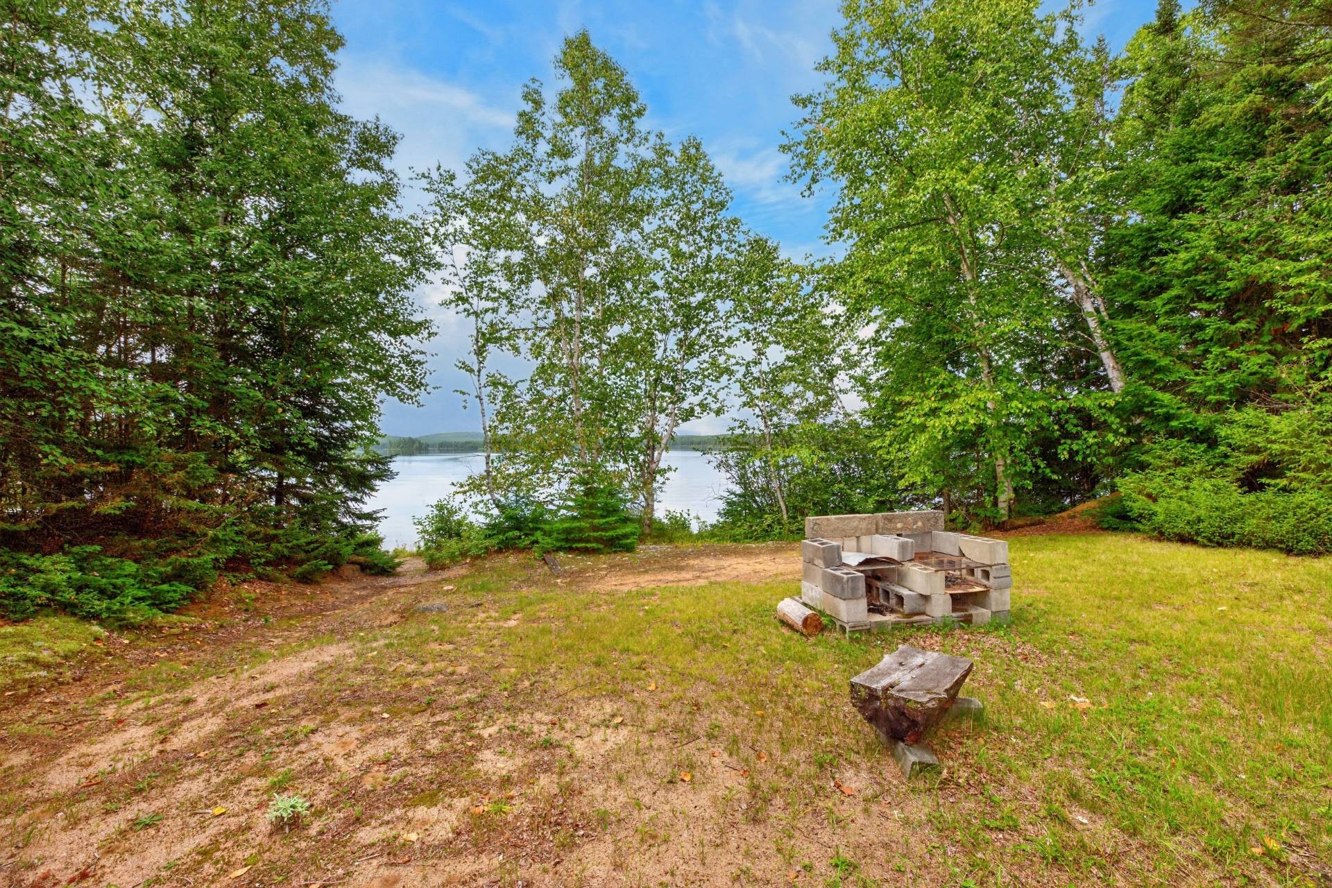 









1000


Ch. du Lac-Lusignan

,
Saint-Guillaume-Nord,




QC
J0K3B0

