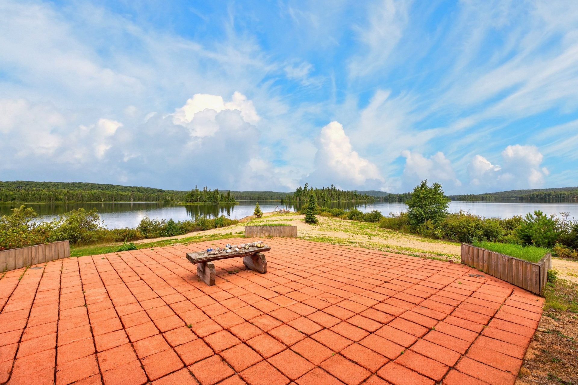 









1000


Ch. du Lac-Lusignan

,
Saint-Guillaume-Nord,




QC
J0K3B0

