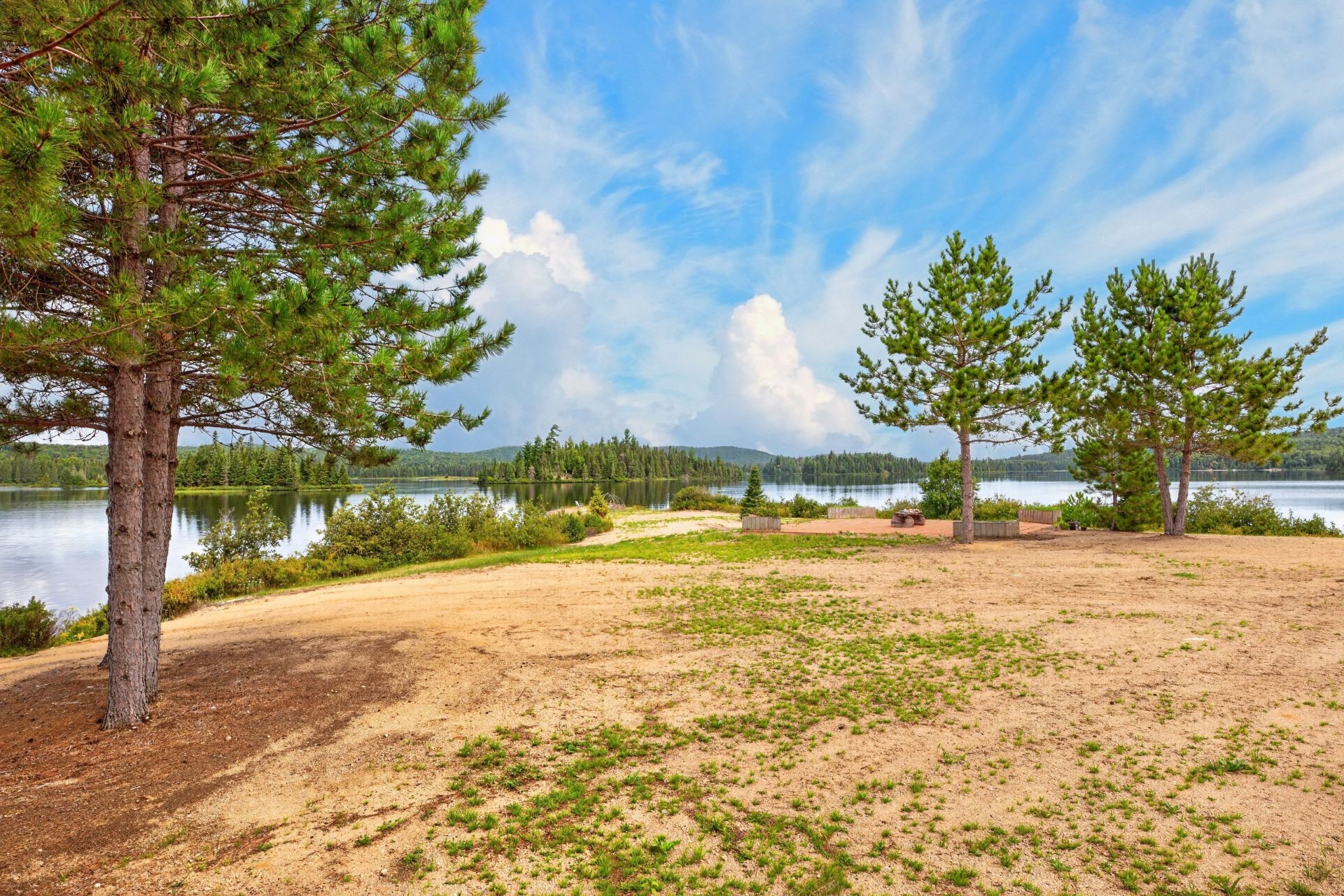 









1000


Ch. du Lac-Lusignan

,
Saint-Guillaume-Nord,




QC
J0K3B0

