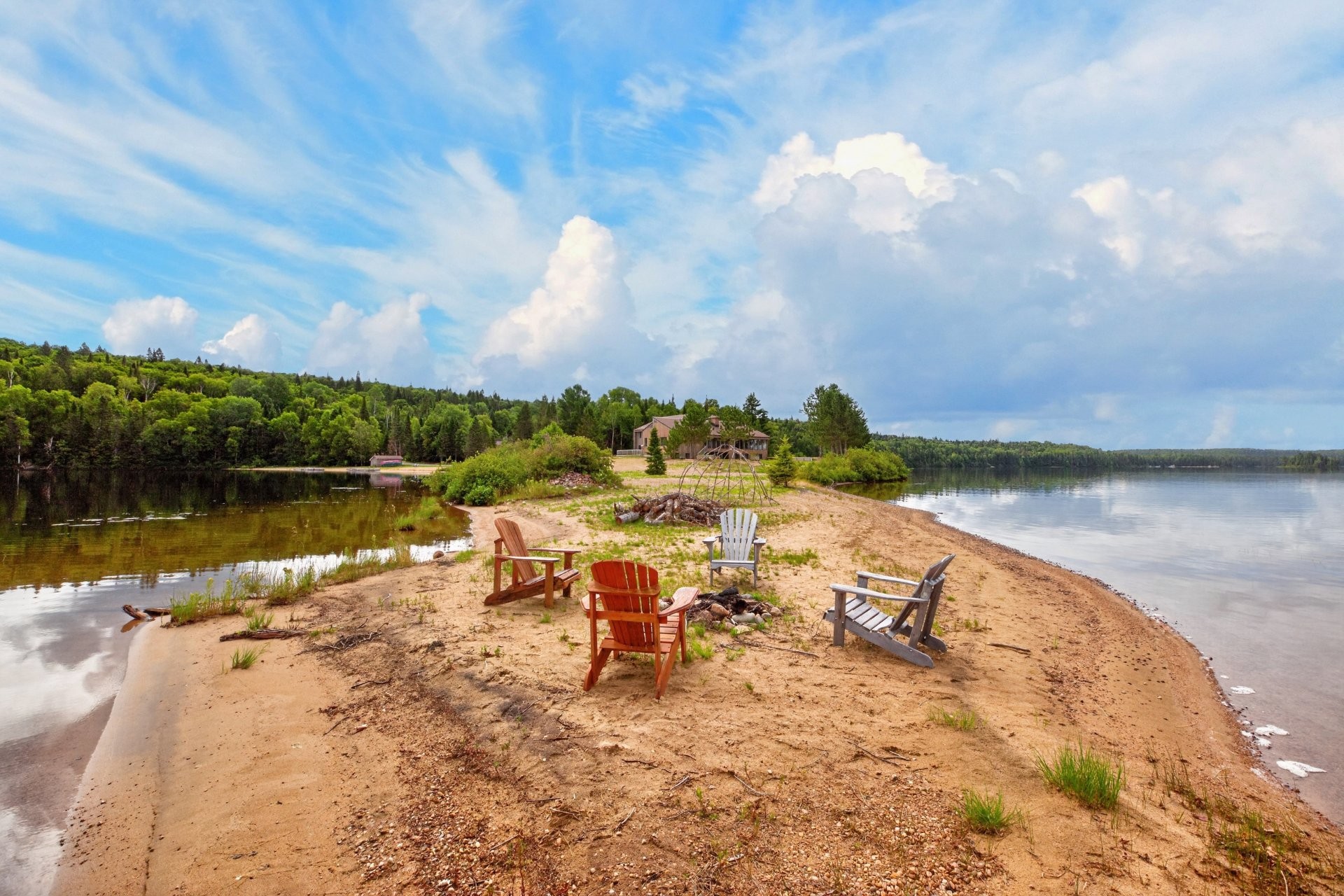 









1000


Ch. du Lac-Lusignan

,
Saint-Guillaume-Nord,




QC
J0K3B0

