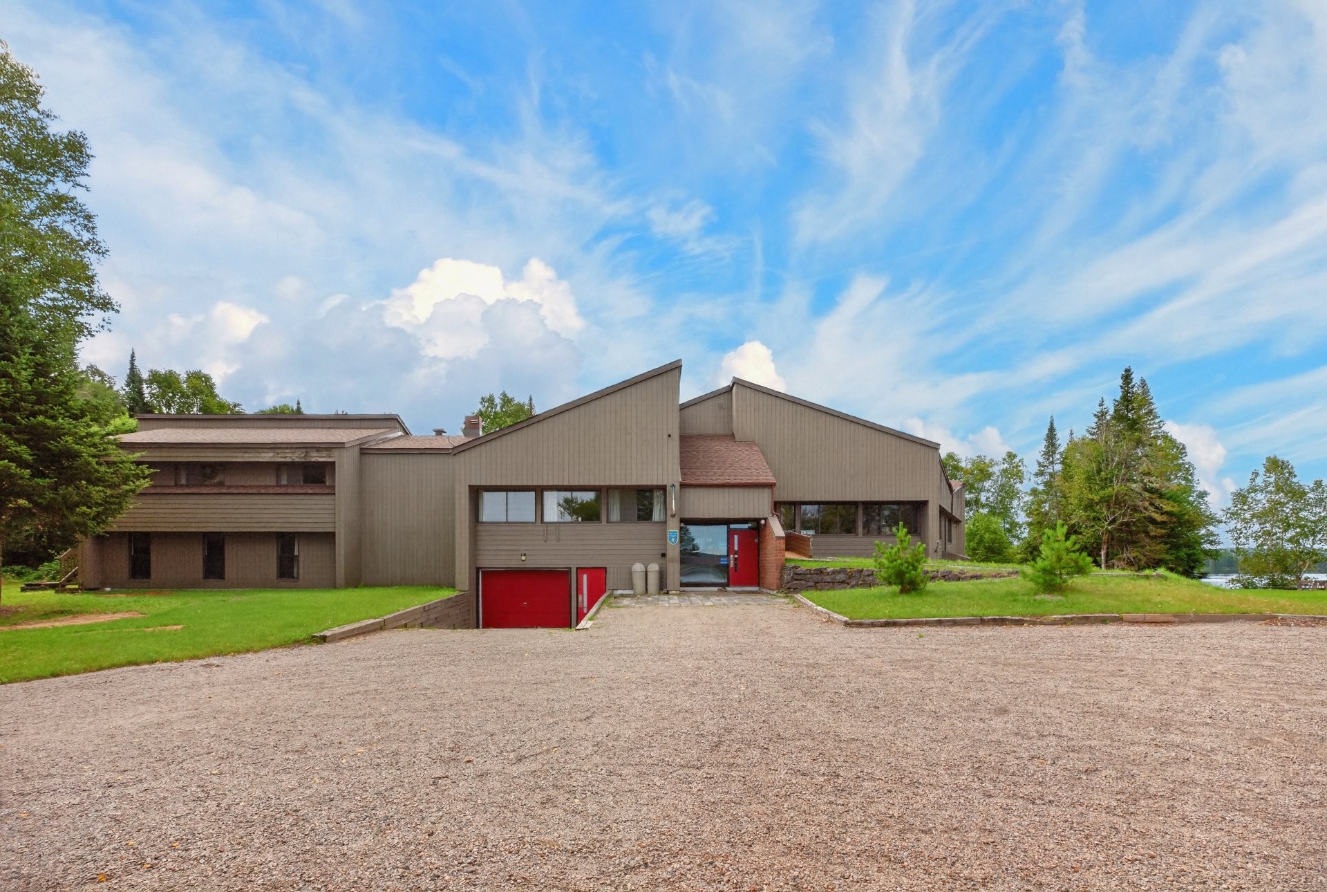 









1000


Ch. du Lac-Lusignan

,
Saint-Guillaume-Nord,




QC
J0K3B0

