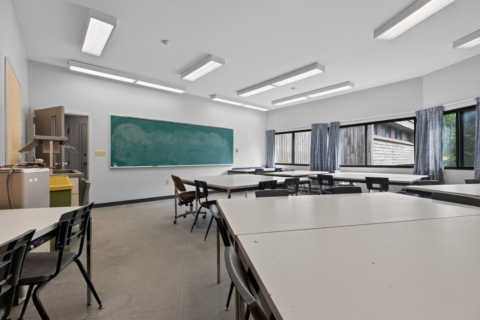 









1000


Ch. du Lac-Lusignan

,
Saint-Guillaume-Nord,




QC
J0K3B0

