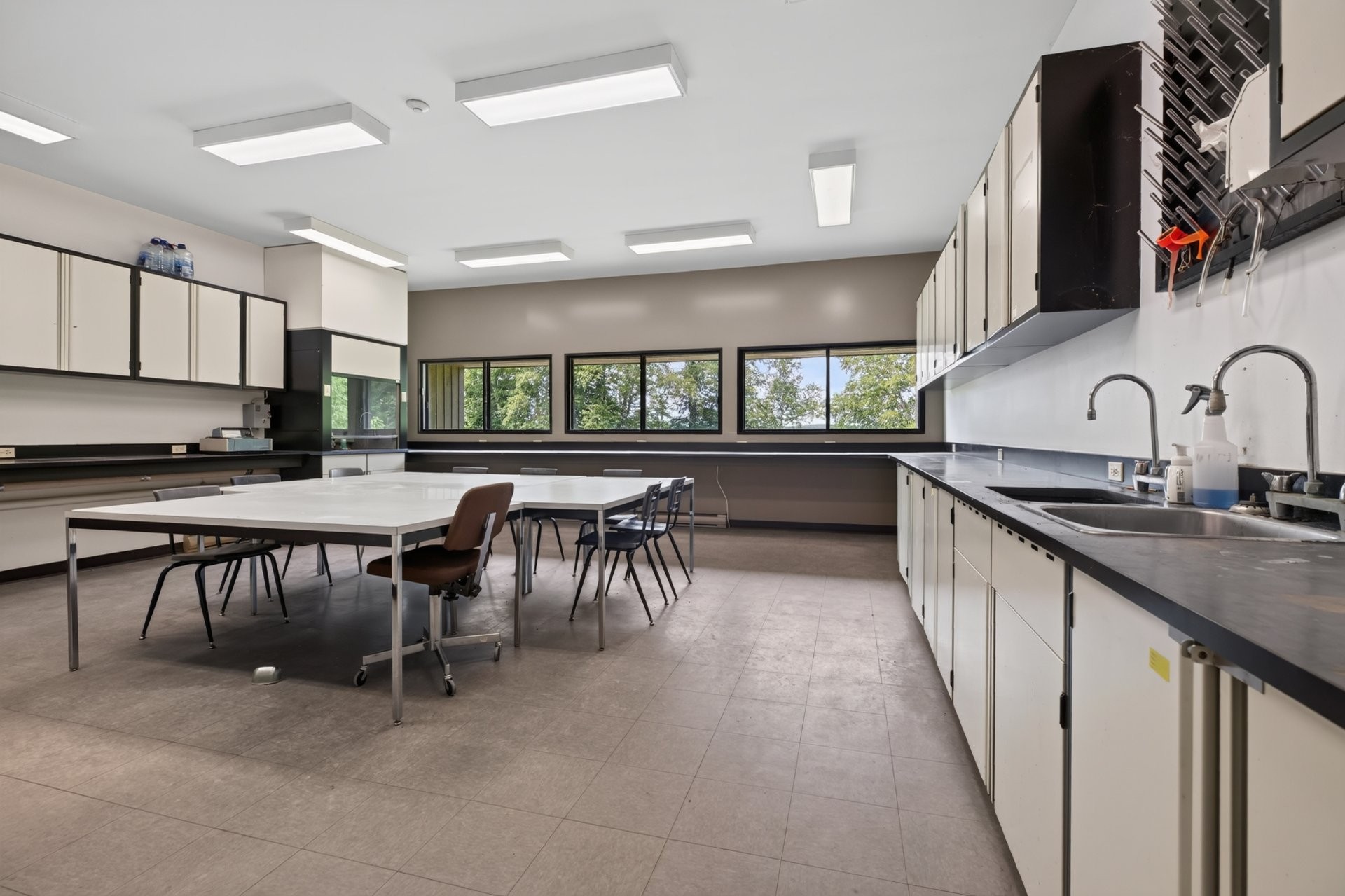 









1000


Ch. du Lac-Lusignan

,
Saint-Guillaume-Nord,




QC
J0K3B0

