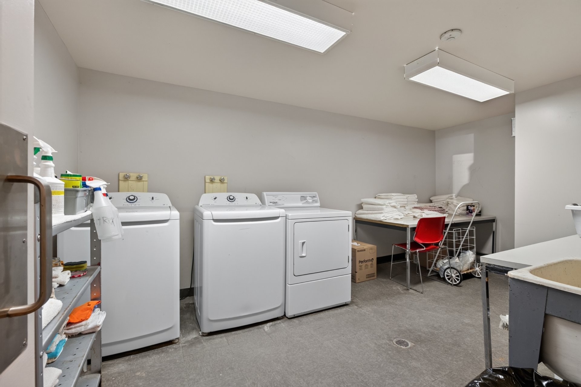 









1000


Ch. du Lac-Lusignan

,
Saint-Guillaume-Nord,




QC
J0K3B0

